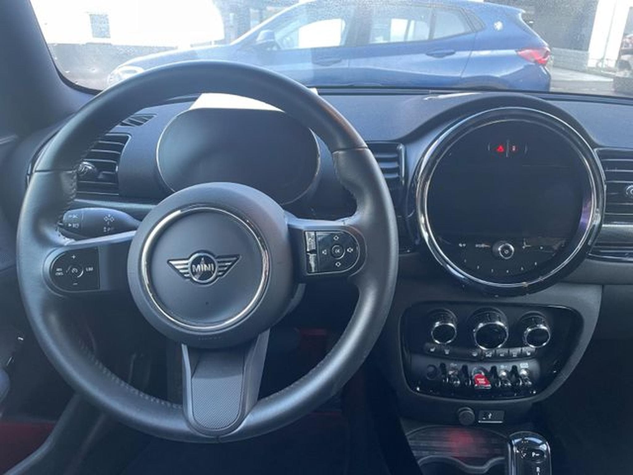 MINI Cooper COOPER_D Clubman Cooper D Classic Trim (2023) - Photo 7