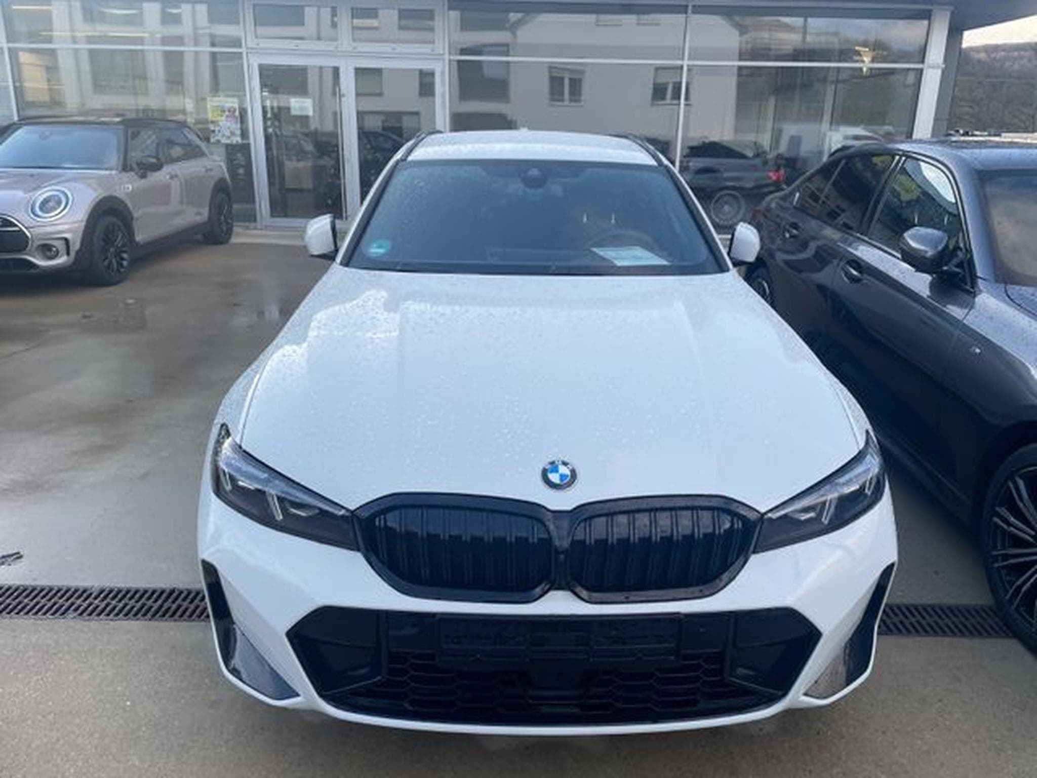 BMW 320 320 3 Touring 320 d M Sport (2024) - Photo 2