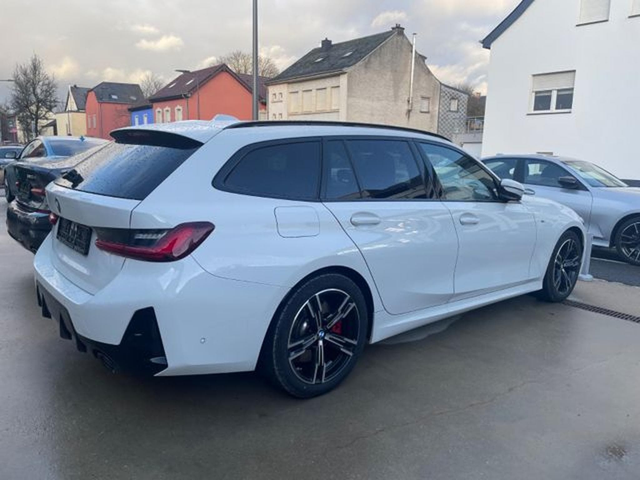 BMW 320 320 3 Touring 320 d M Sport (2024) - Photo 4