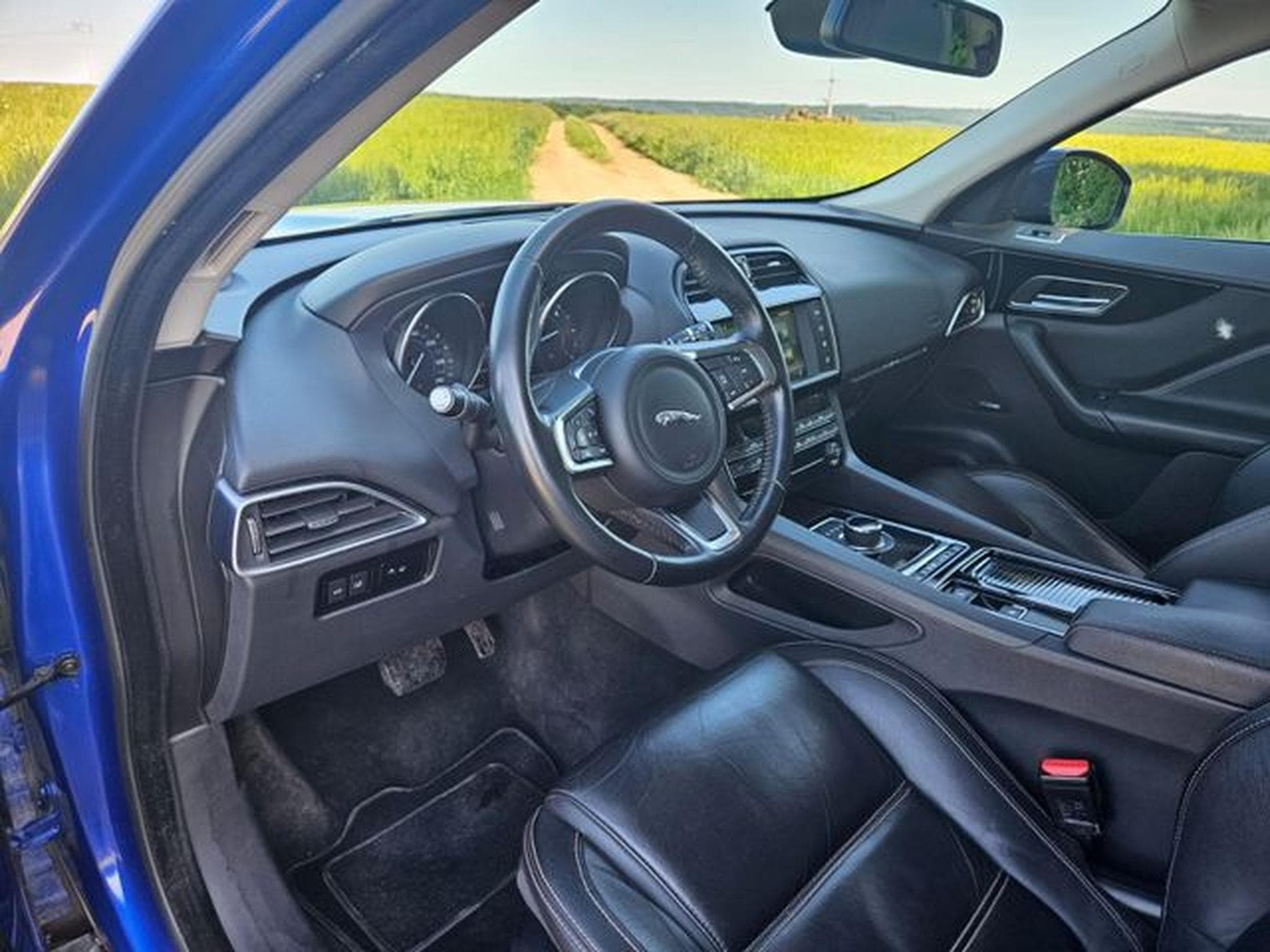 Jaguar F-Pace F-Pace F-PACE Prestige AWD (2018) - Photo 6