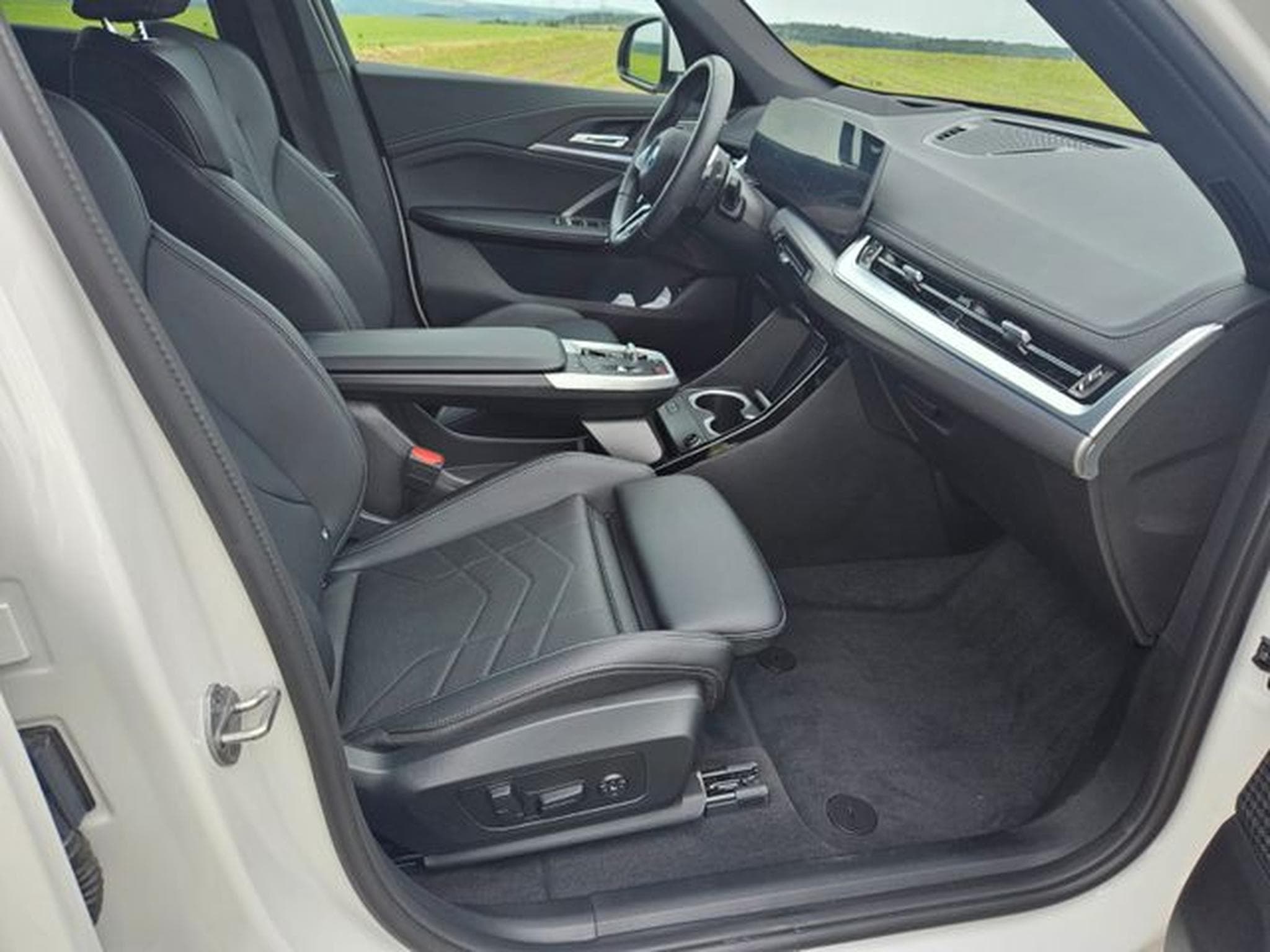 BMW X1 X1 30 e xDrive M Sport (2025) - Photo 6