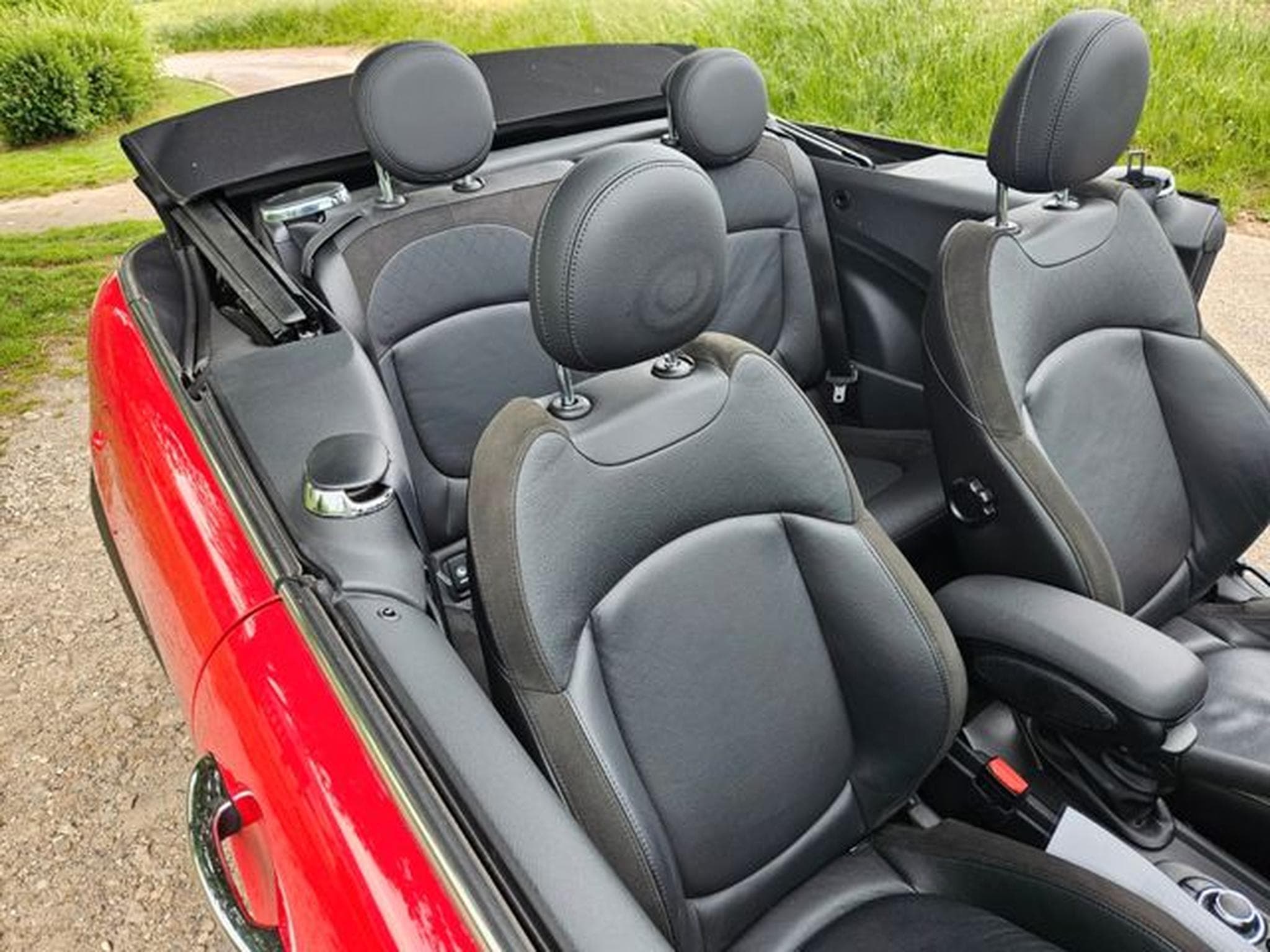 MINI Cooper COOPER Cabrio Cooper MINI Yours Trim (2022) - Photo 9
