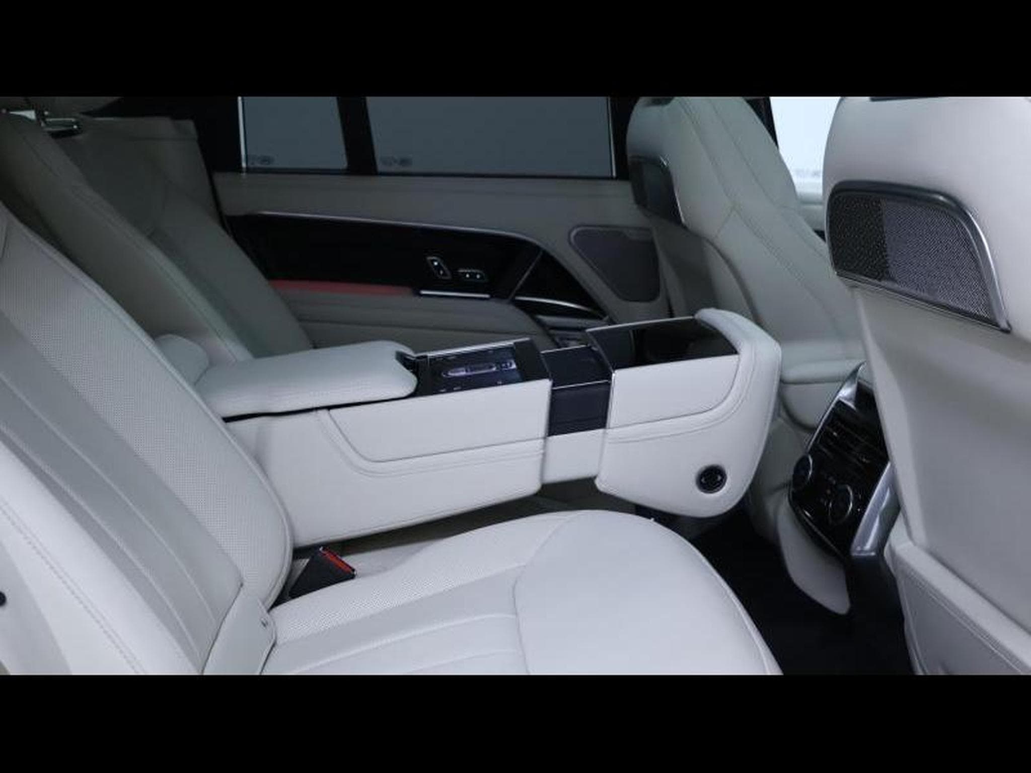 Land-Rover Range Rover P530 SWB AWD Autobiography (2025) - Foto 13