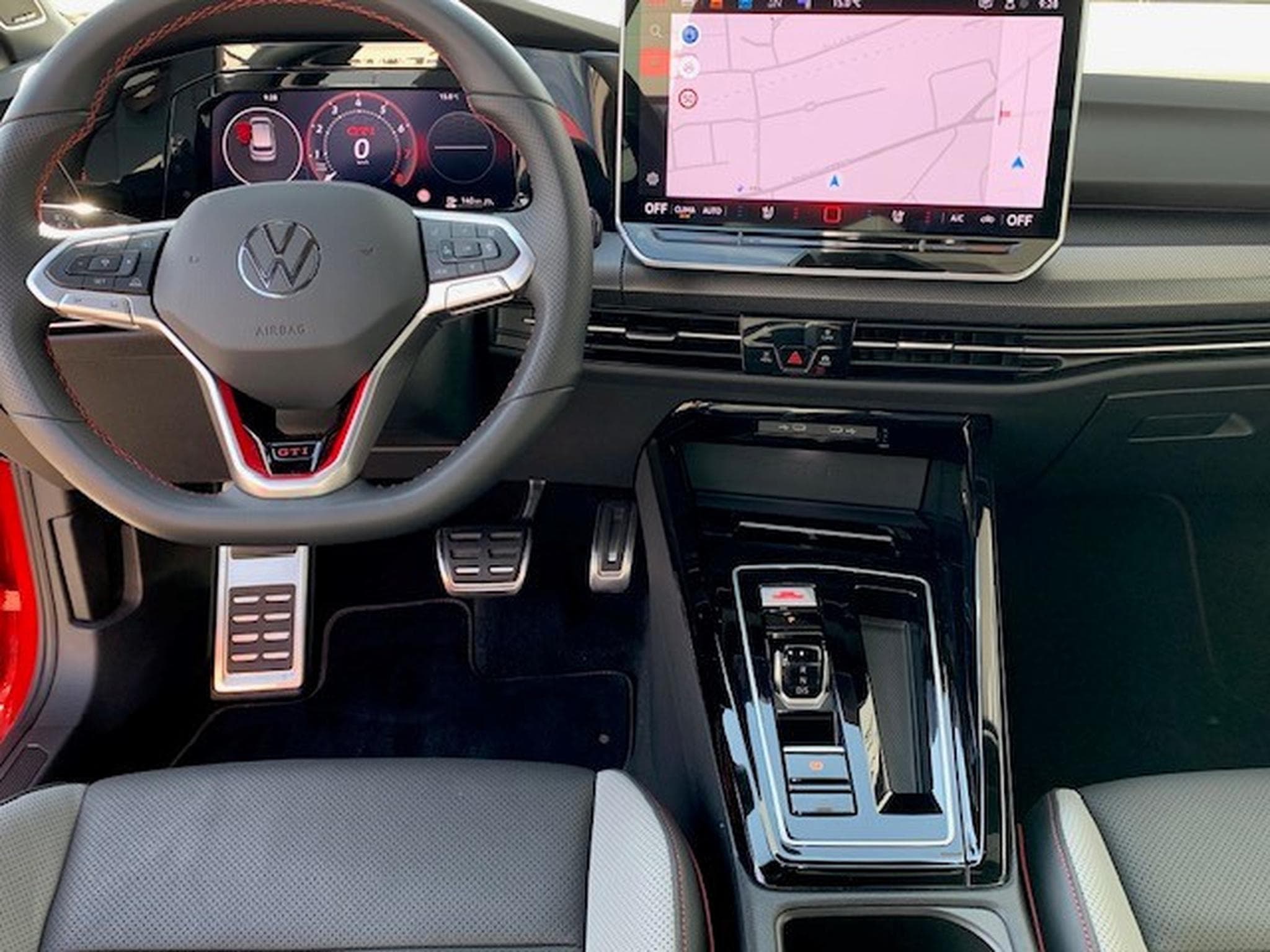 VW Golf GTI BLACK STYLE 2.0TSI 265CV DSG7 (2025) - Photo 3