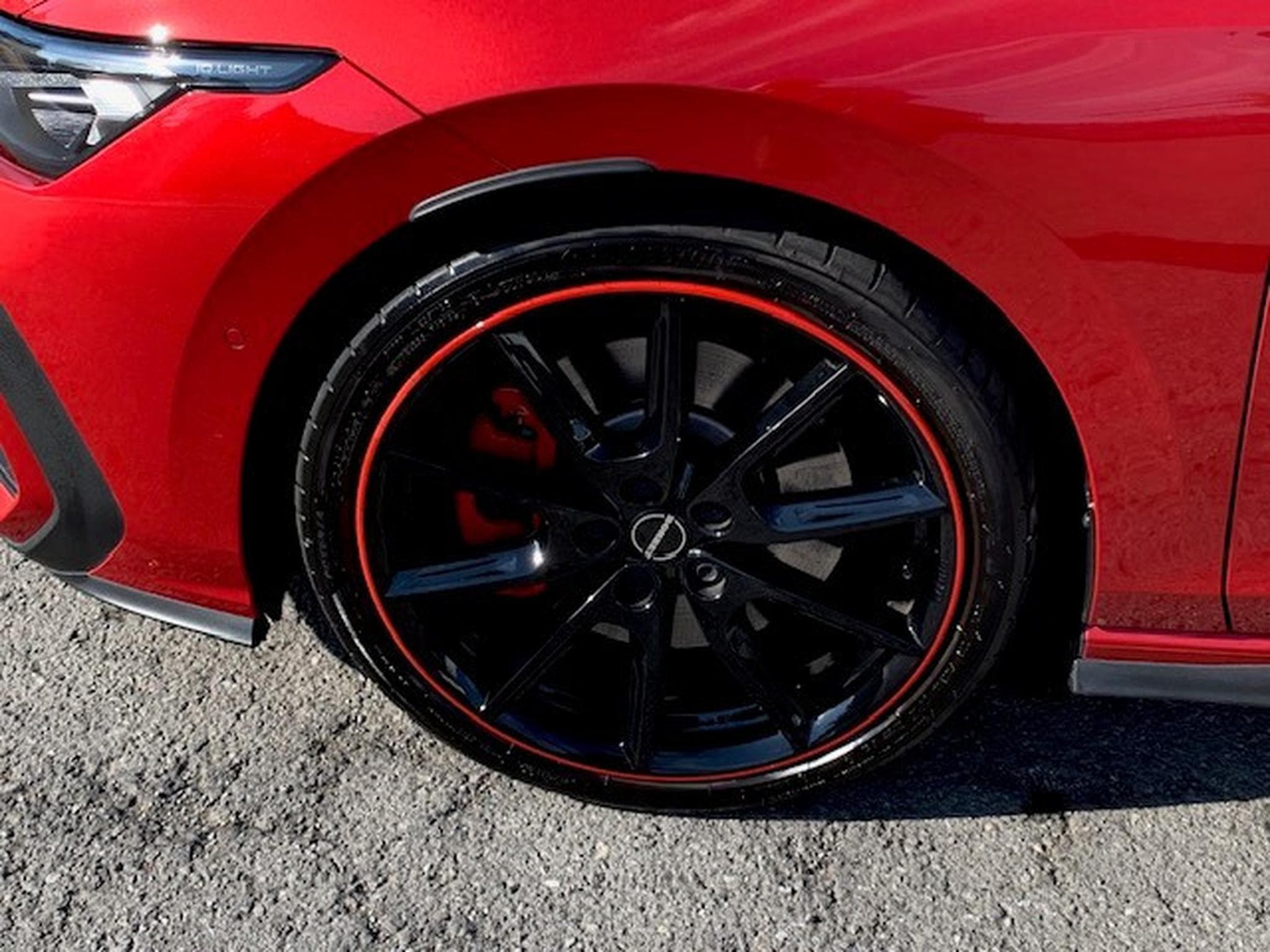 VW Golf GTI BLACK STYLE 2.0TSI 265CV DSG7 (2025) - Photo 4
