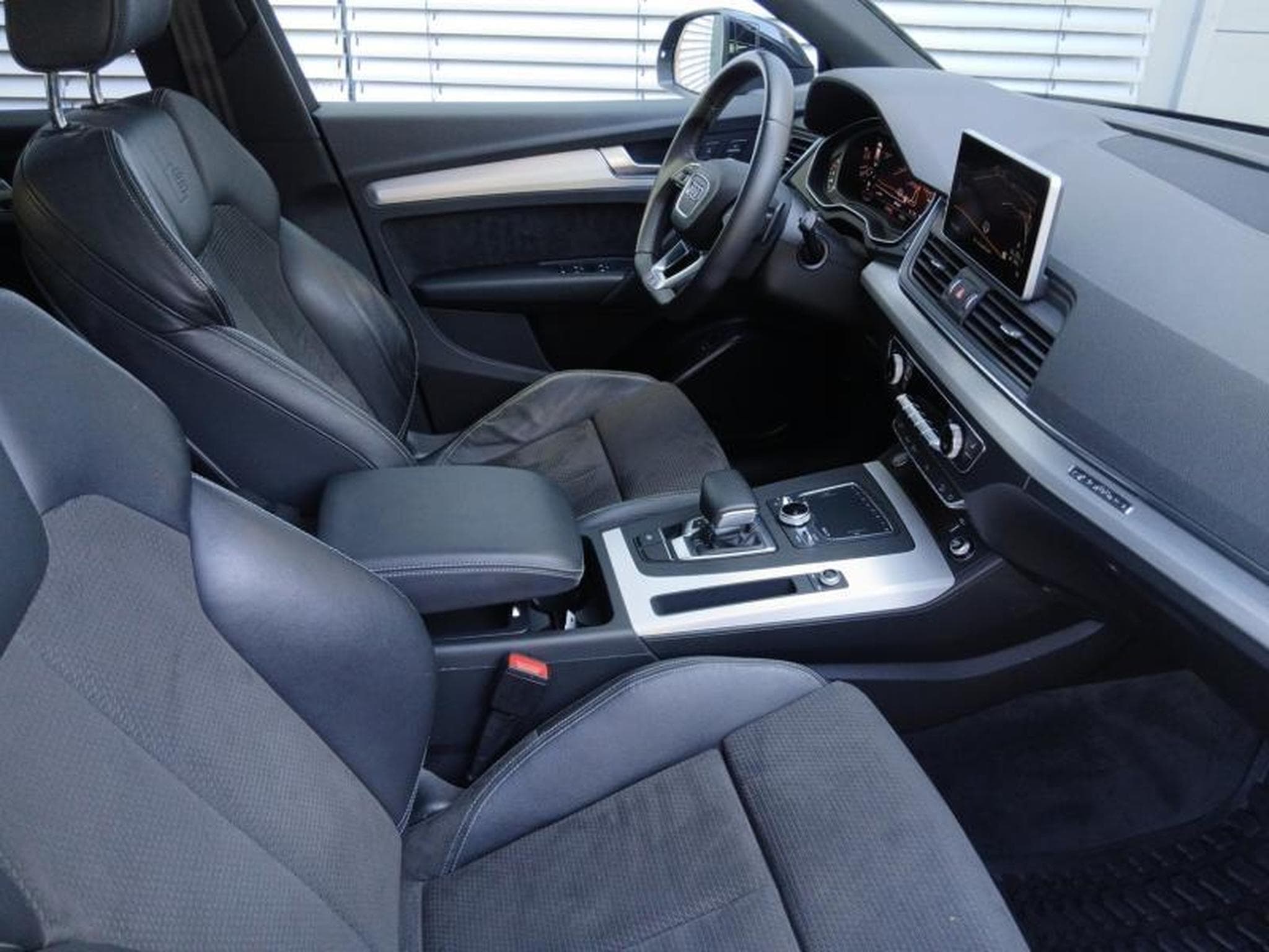 Audi Q5 sport 40 TDI quattro s-tronic (2020) - Foto 10