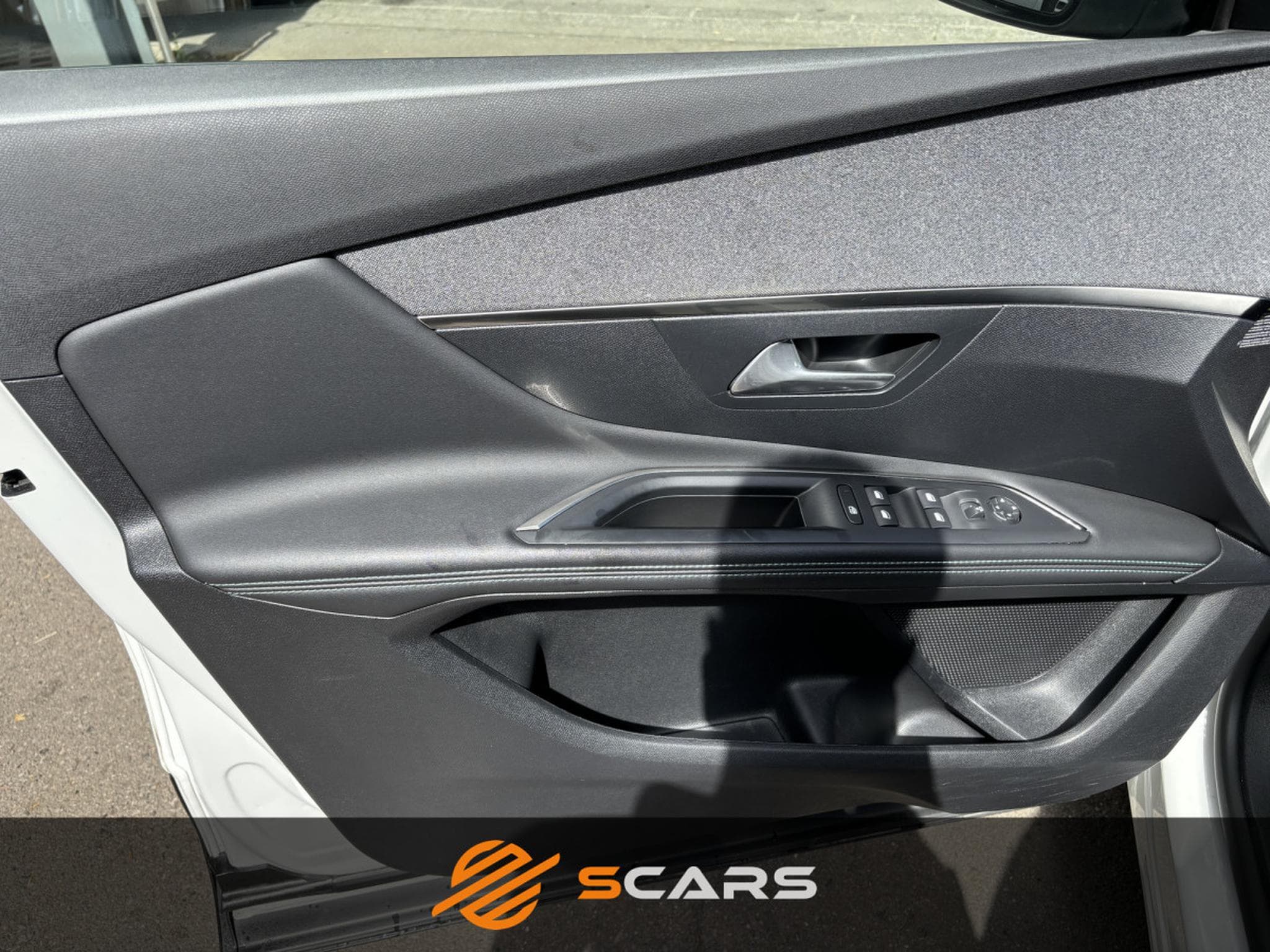 Peugeot 3008 1.6 HYBRID 225cv e-EAT8 PLUG-IN PACK ALLURE (2022) - Foto 13
