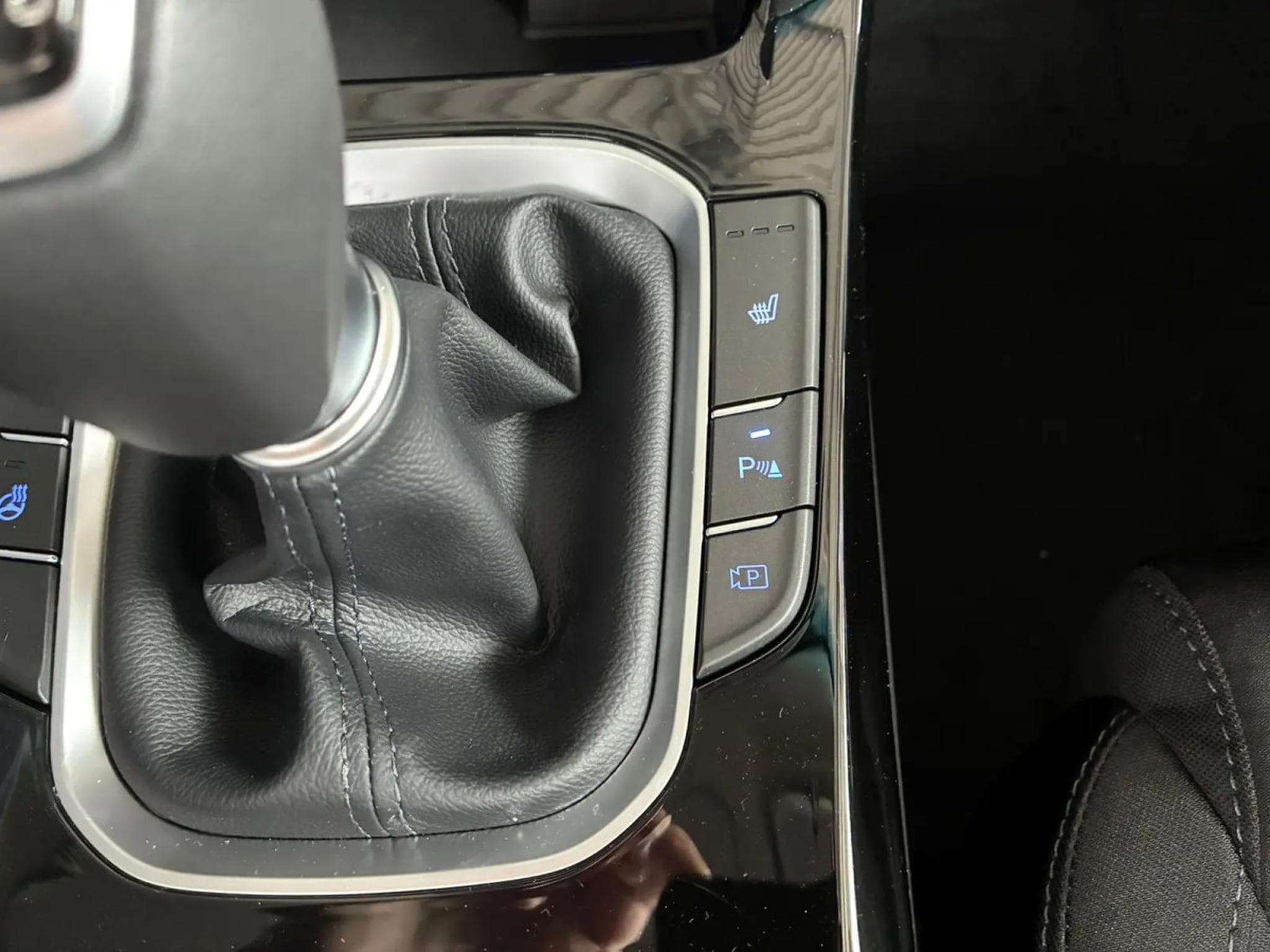 Hyundai i30 1.5 GDI 97 Comfort (2025) - Photo 10