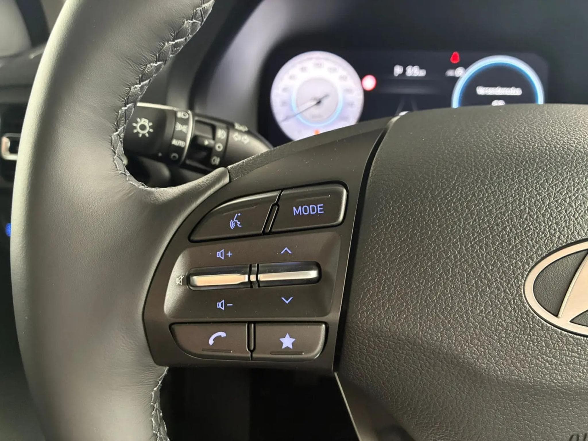 Hyundai i30 1.5 GDI 97 Comfort (2025) - Photo 12