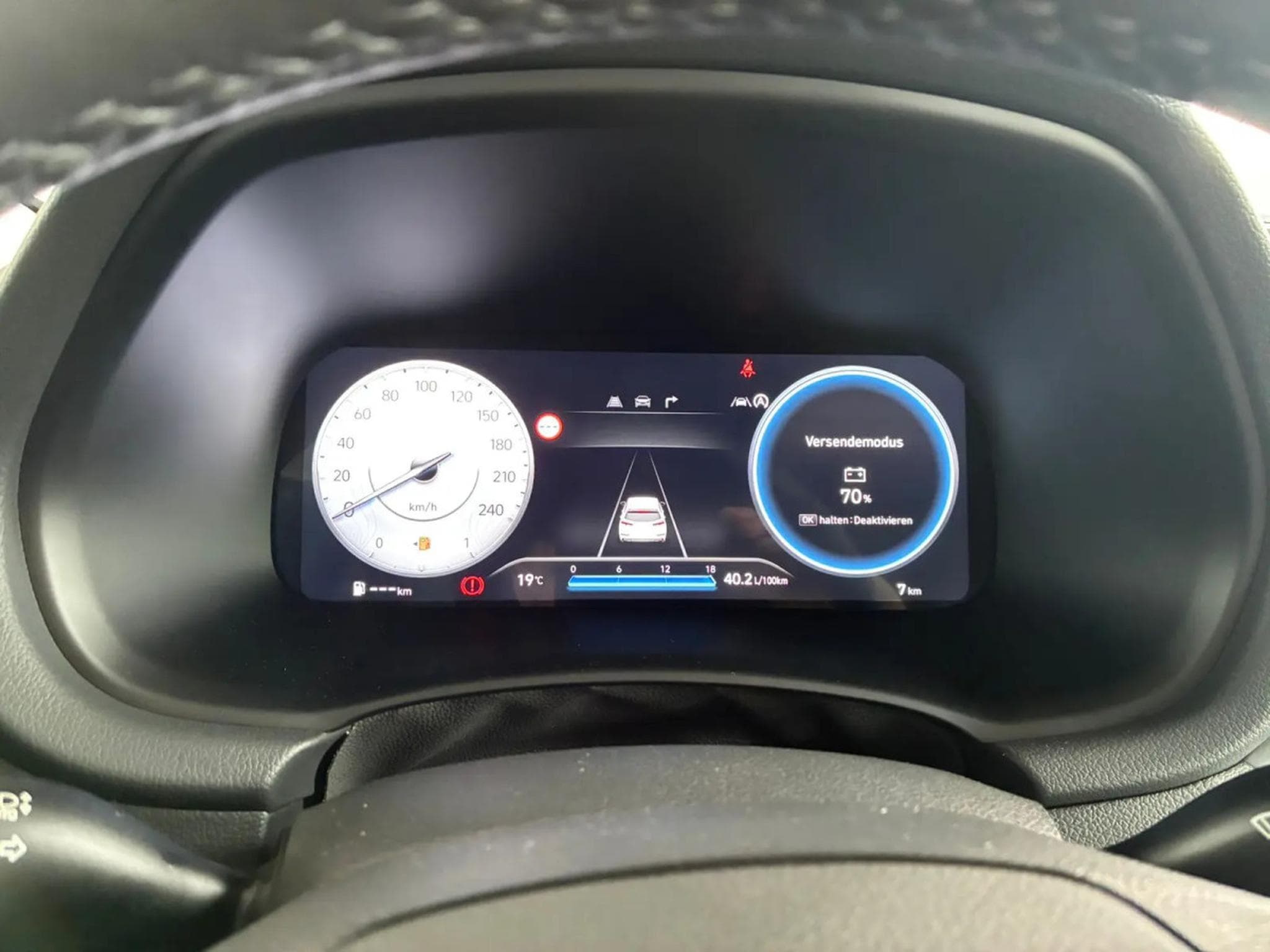 Hyundai i30 1.5 GDI 97 Comfort (2025) - Photo 16