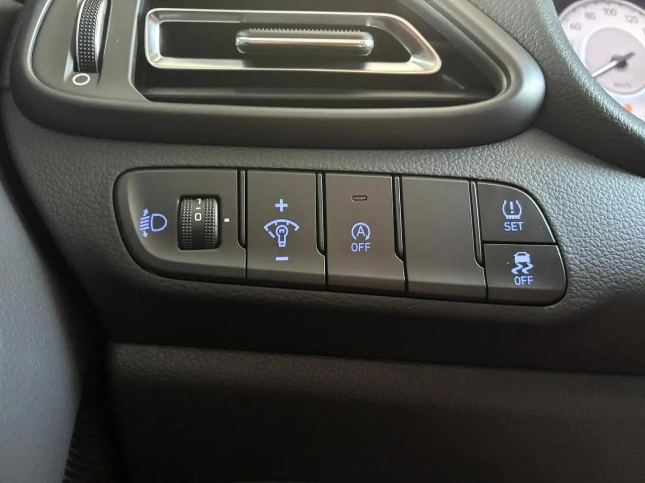 Hyundai i30 1.0 T-GDI 101 Comfort (2025) - Photo 18