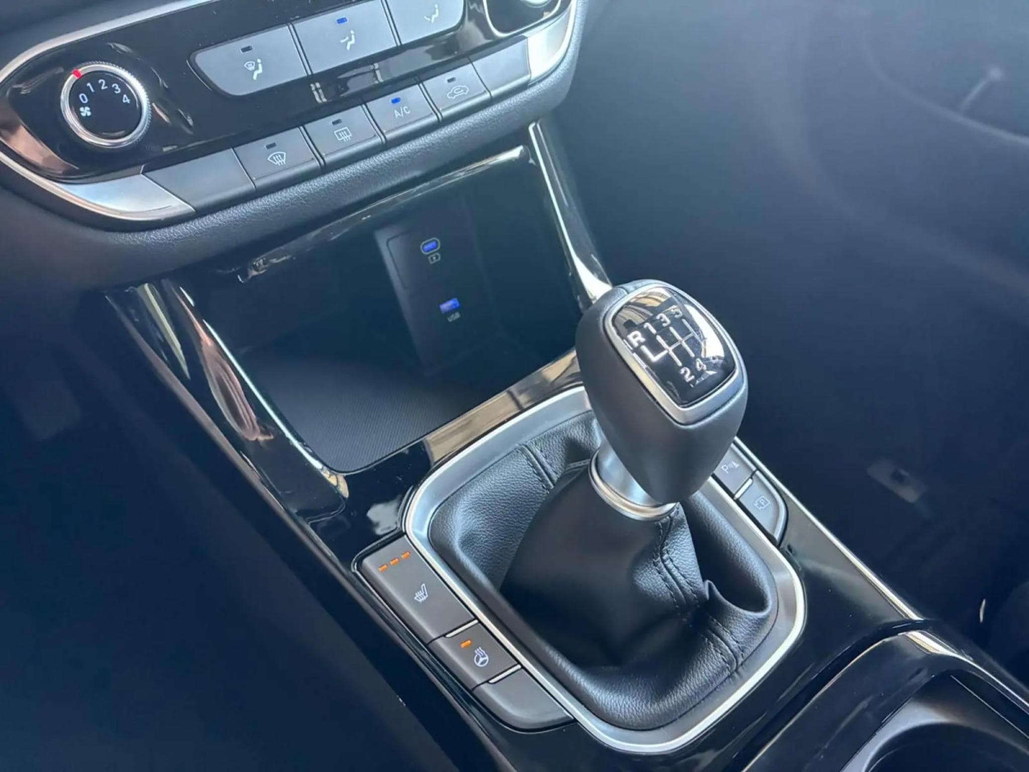 Hyundai i30 1.0 T-GDI 101 Comfort (2025) - Photo 20