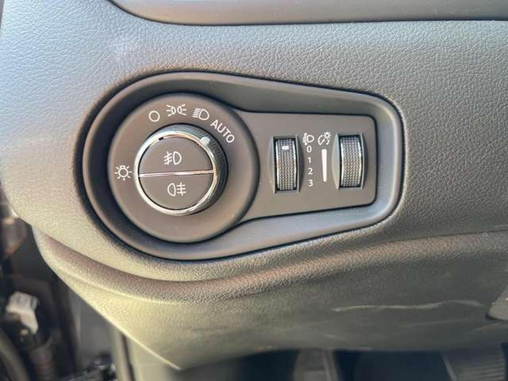 Jeep Renegade Renegade 1.5 GSE -GARANTIE JUSQU'A 36 MOIS- (2023) - Foto 11