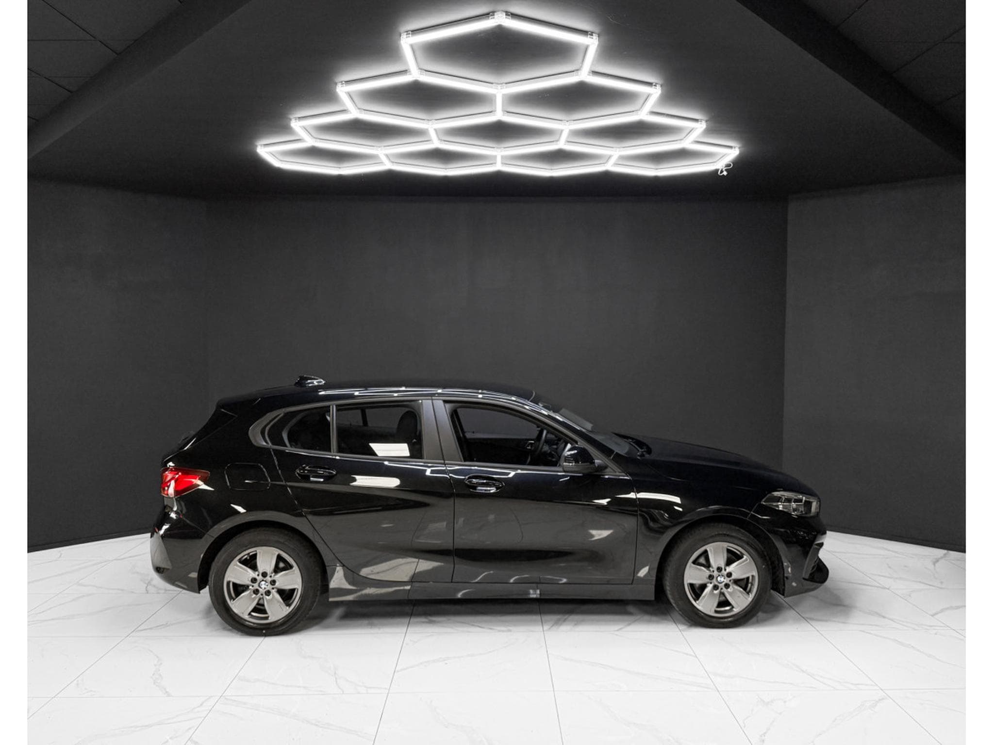 BMW 116 D / Business / CarPlay / 1. Hand (2021) - Photo 6