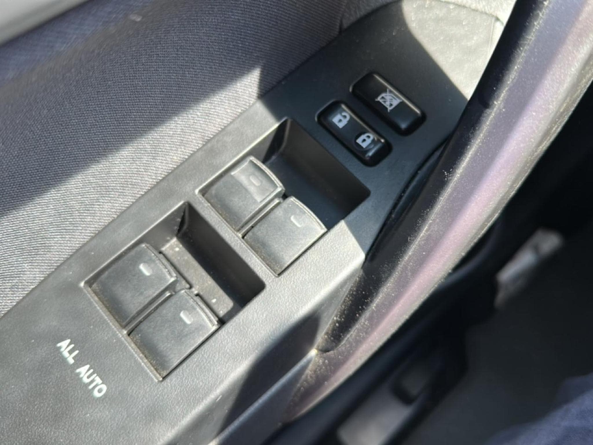 Toyota AURIS HSD 136H STYLE (2015) - Photo 16