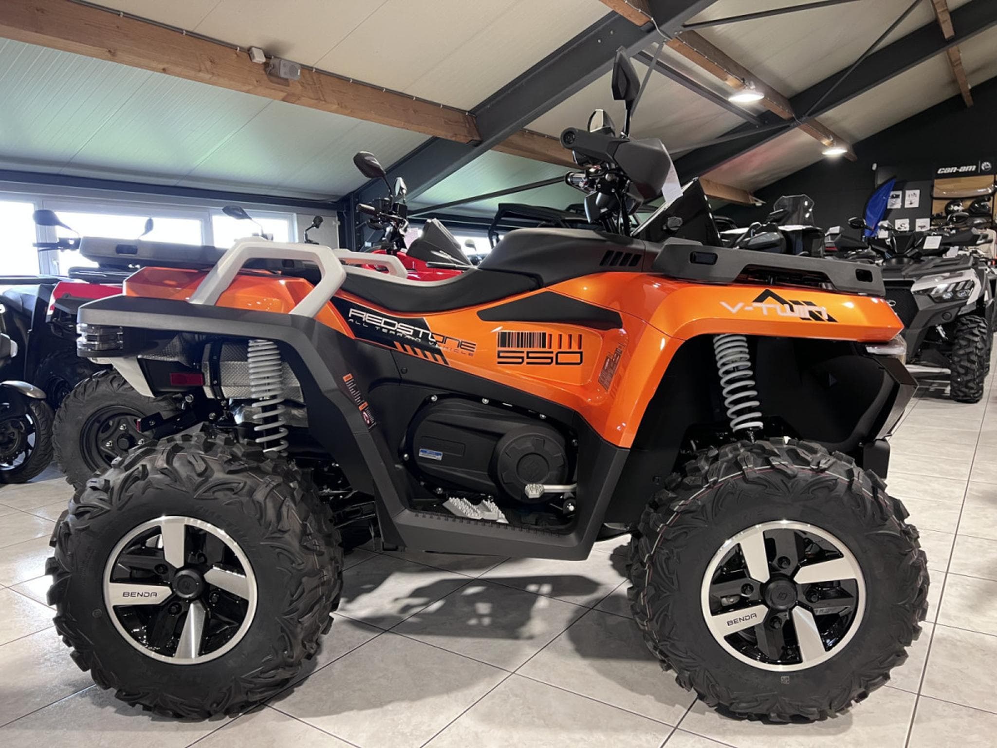 Benda Redstone 550 FIRST (2026) - Foto 1
