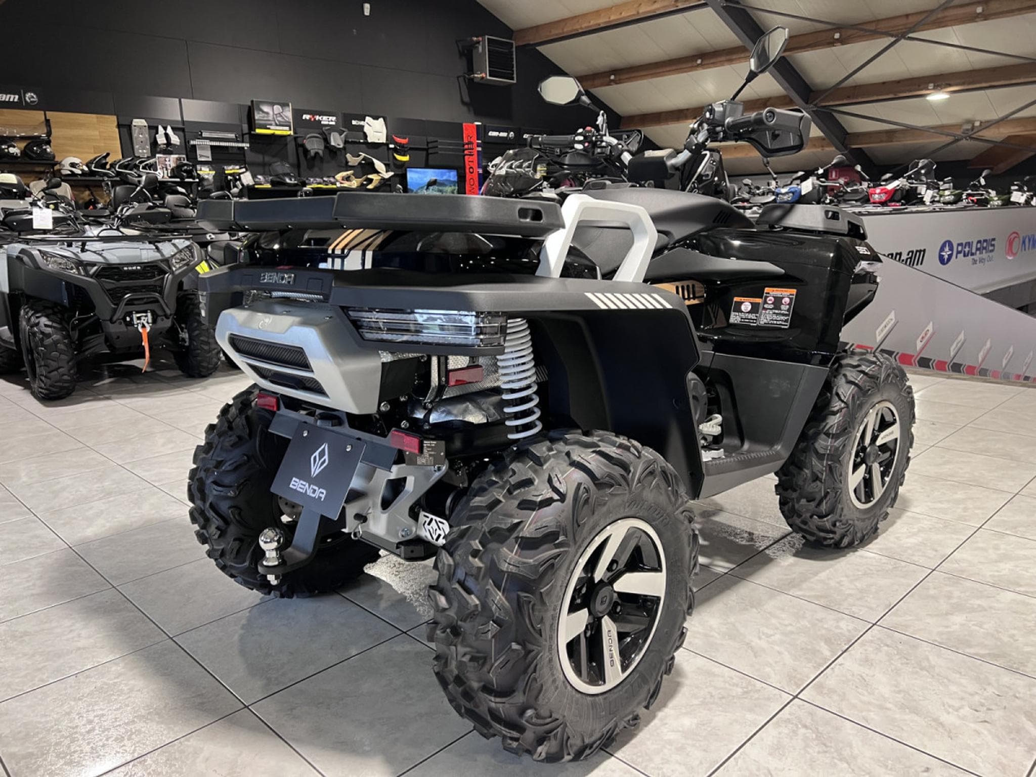 Benda Redstone 550 FIRST (2026) - Foto 3
