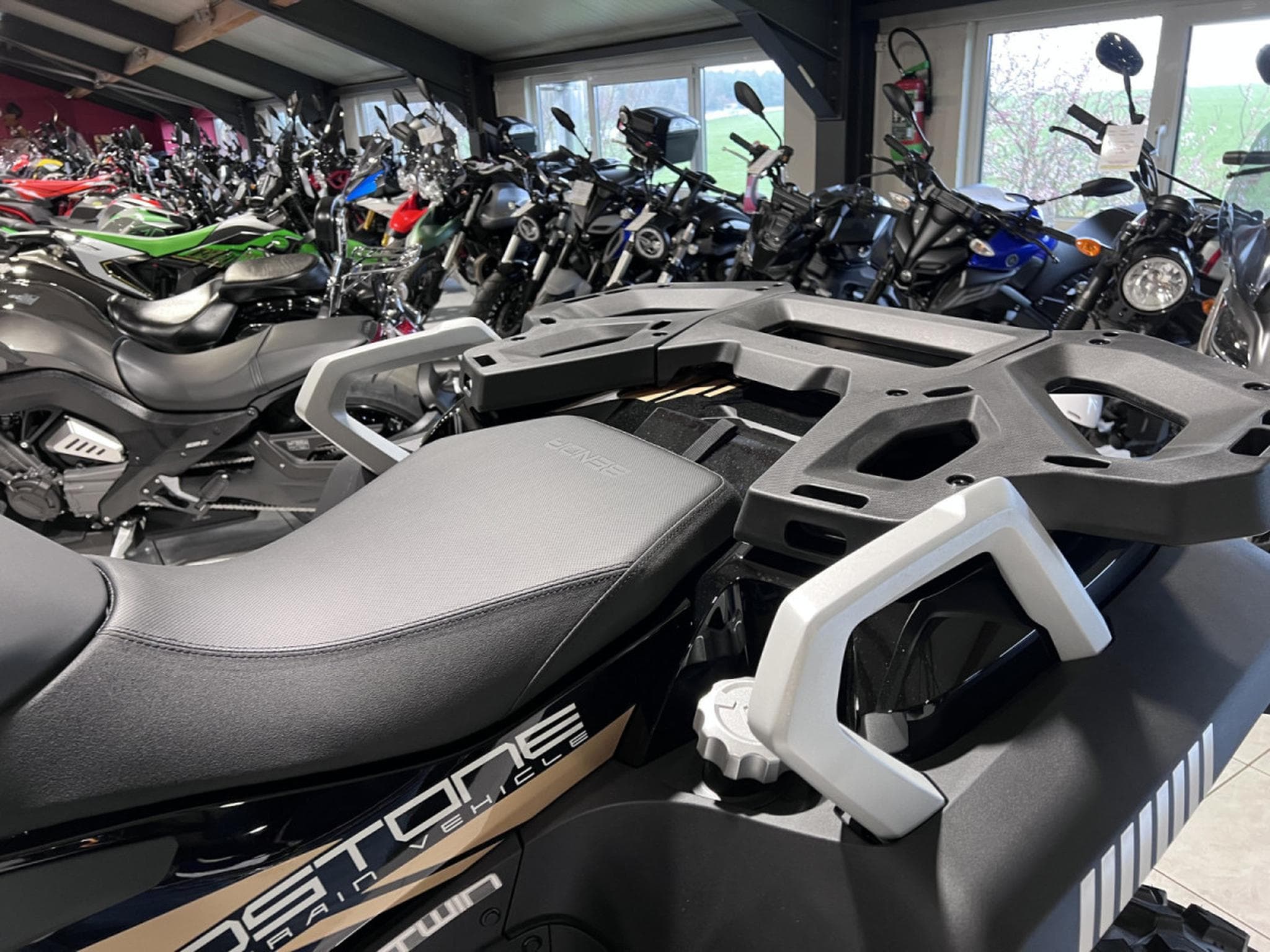 Benda Redstone 550 FIRST (2026) - Foto 6