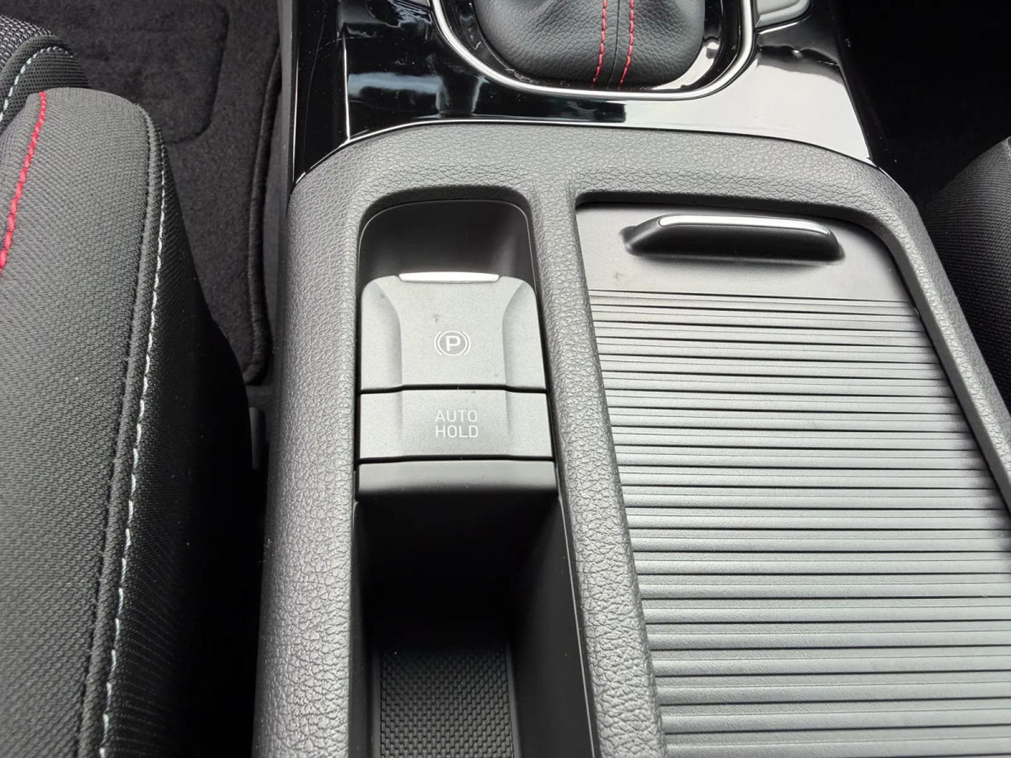 Hyundai i30 1.5 T-GDI 150 DCT N-Line (2026) - Photo 16