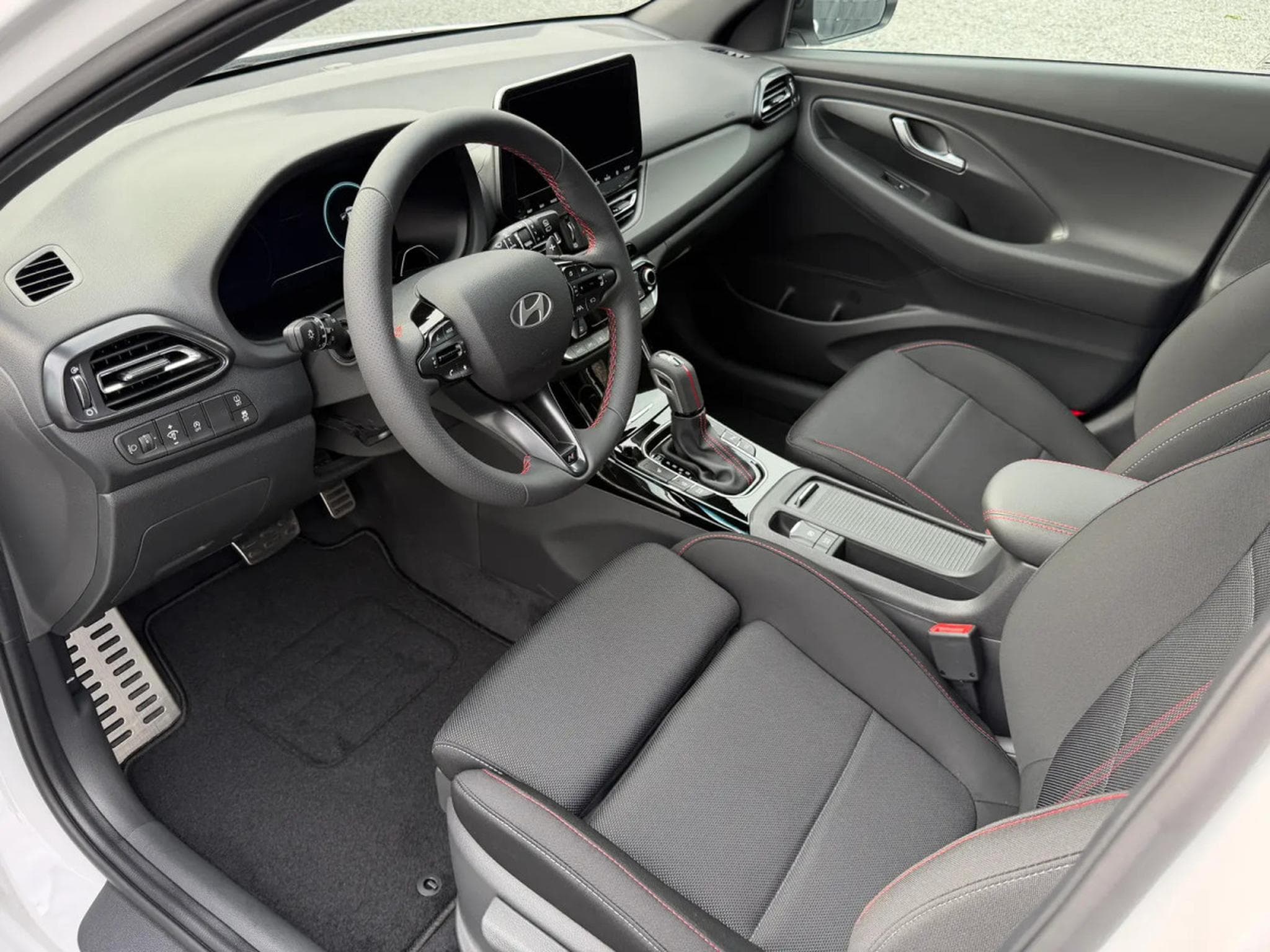 Hyundai i30 1.5 T-GDI 150 DCT N-Line (2026) - Photo 6