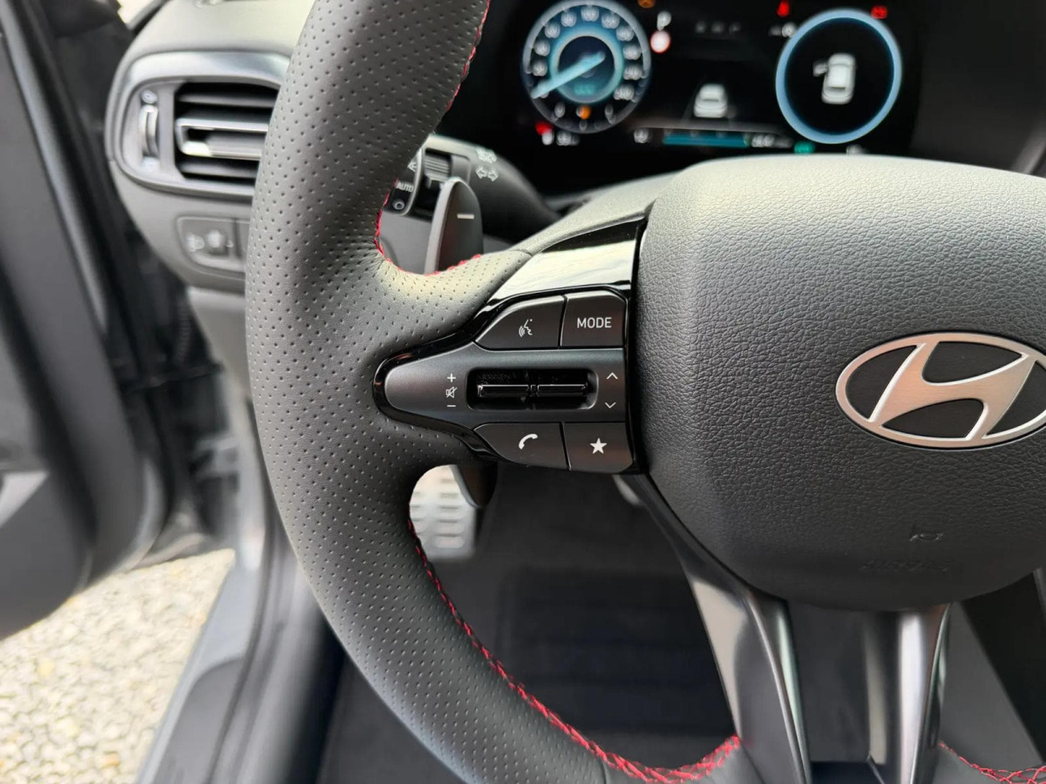 Hyundai i30 1.5 T-GDI 150 DCT N-Line (2026) - Photo 8