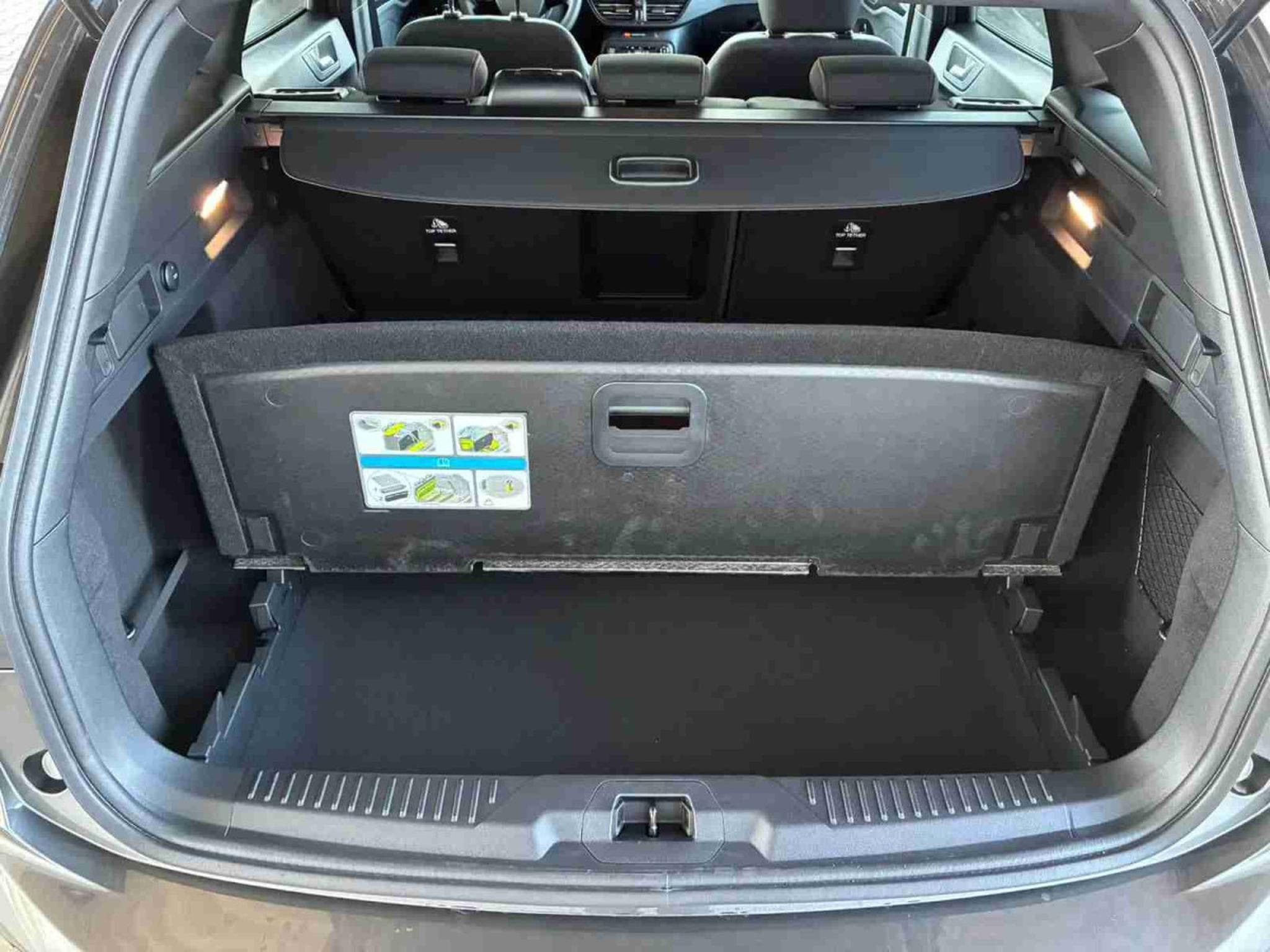 Ford Focus 1.0i Ecoboost 155 AT St-Line X (2025) - Photo 21