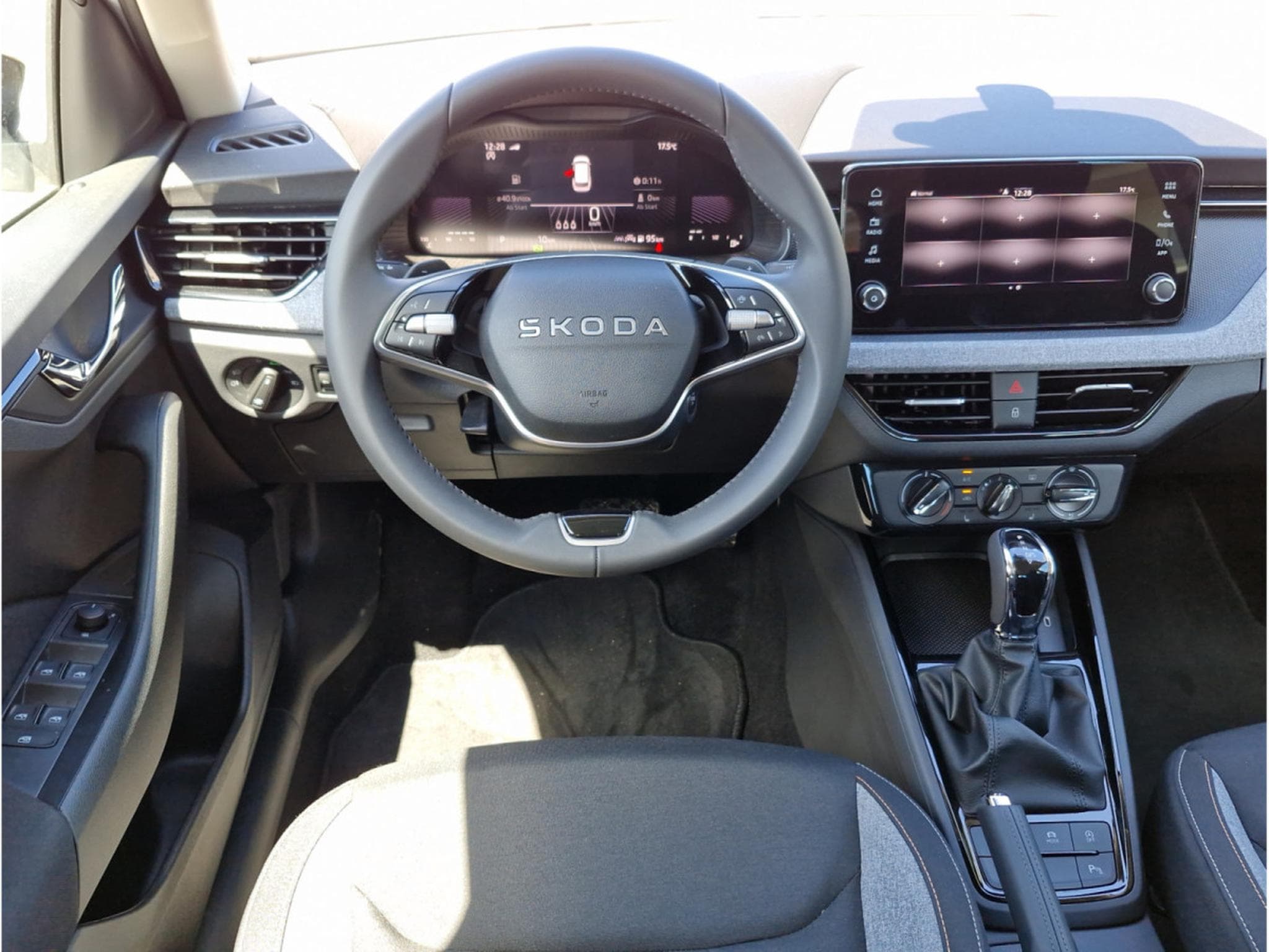 Skoda Kamiq 1.0 TSi 116 DSG Selection (2026) - Photo 5