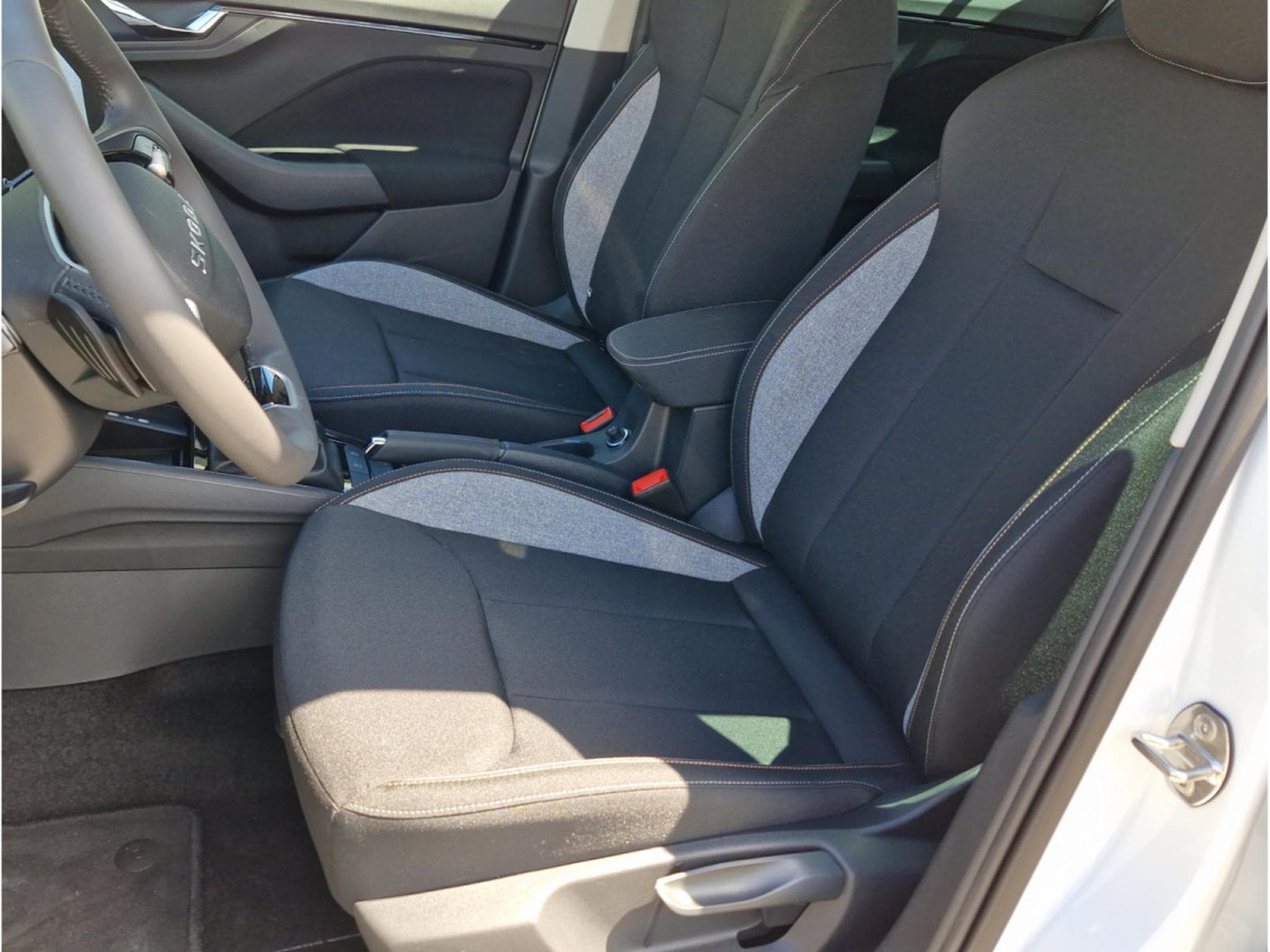 Skoda Kamiq 1.0 TSi 116 DSG Selection (2026) - Photo 6