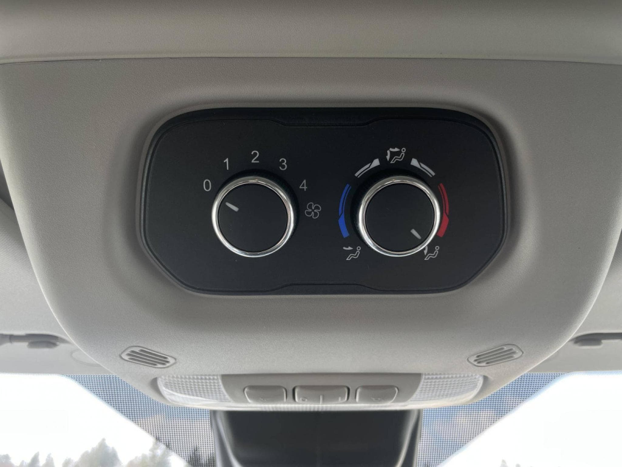 Ford Transit 2.0 TDCi 150 Auto Kombi (2026) - Photo 16