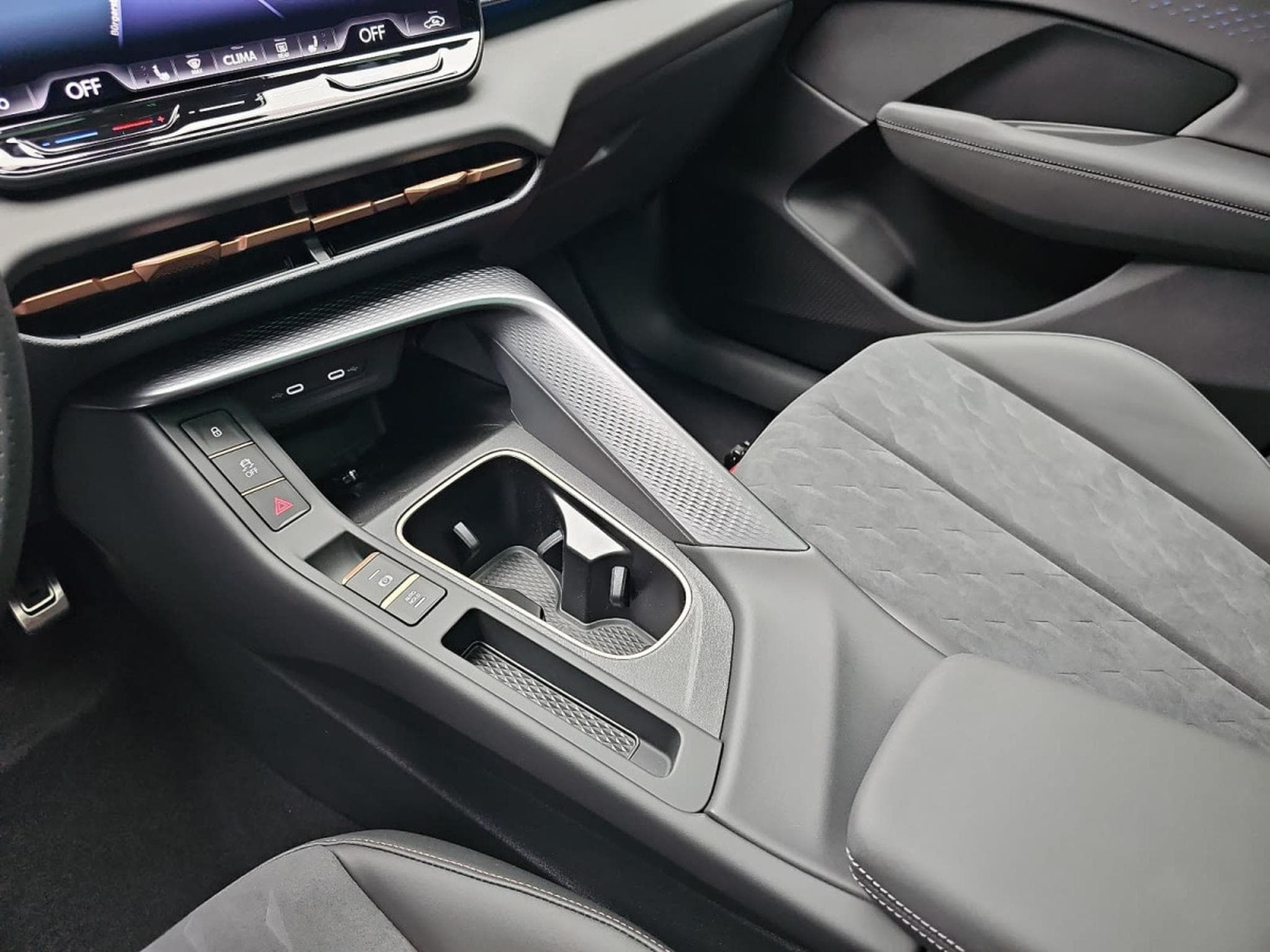 Cupra Terramar 1.5 eTSI DSG 150 (2026) - Photo 11