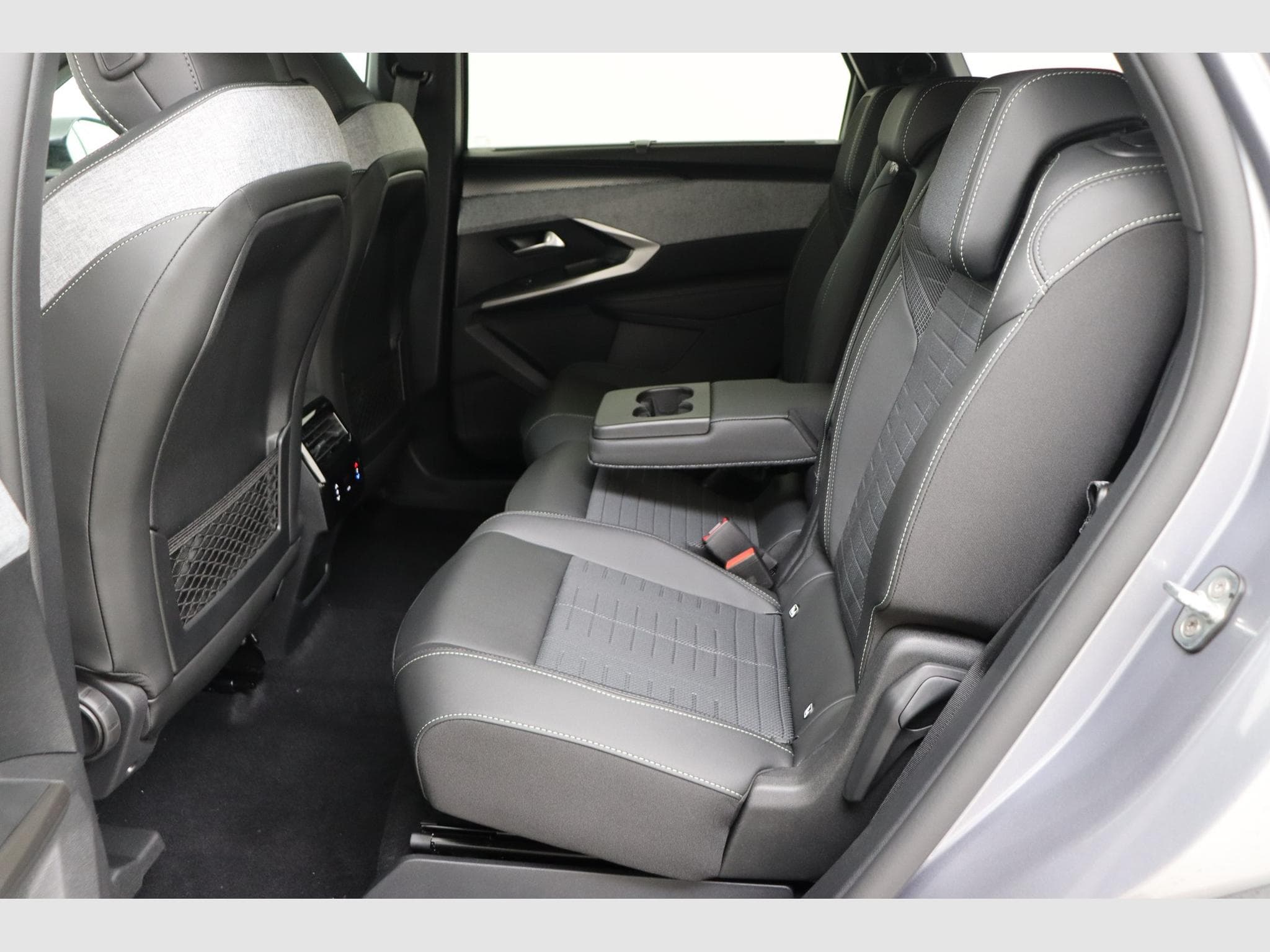 Peugeot 5008 GT (2026) - Photo 13