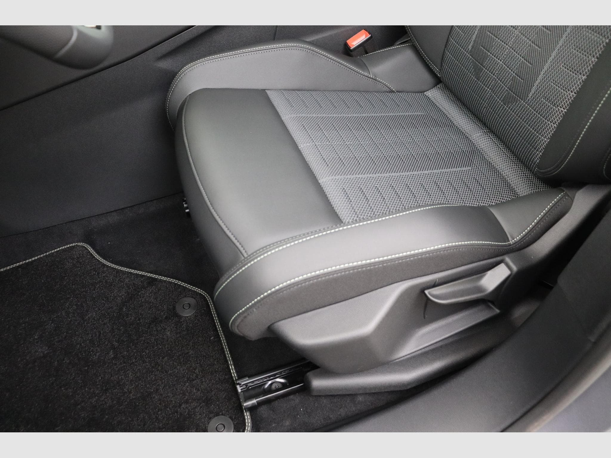 Peugeot 5008 GT (2026) - Photo 15
