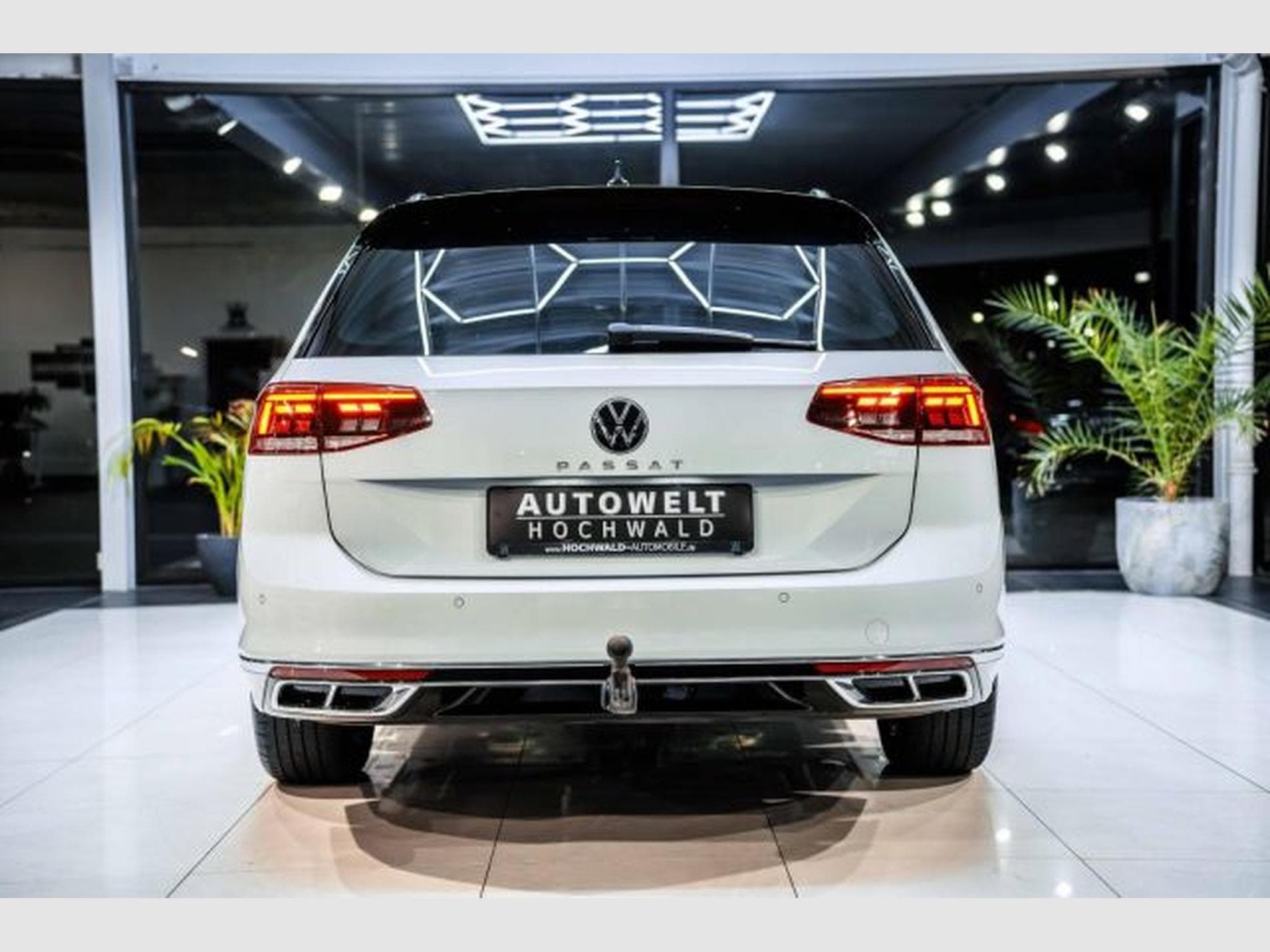 VW Passat Passat 2.0 TDI DSG R-Line NAVI LED RFK AHK SHZG (2023) - Foto 12