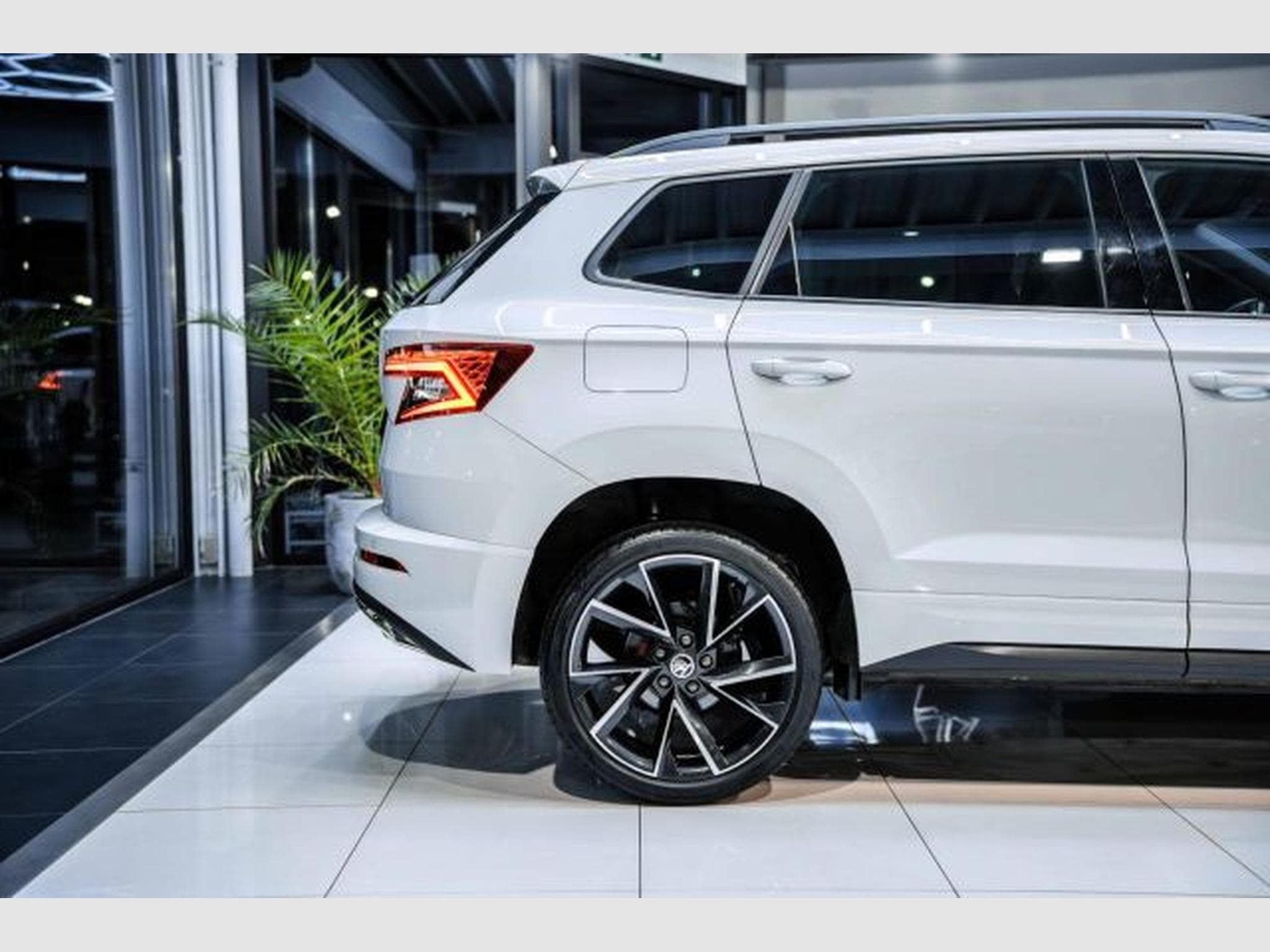Skoda Karoq Karoq Sportline 1.5 TSI DSG NAVI LED ACC SHZG (2022) - Photo 8
