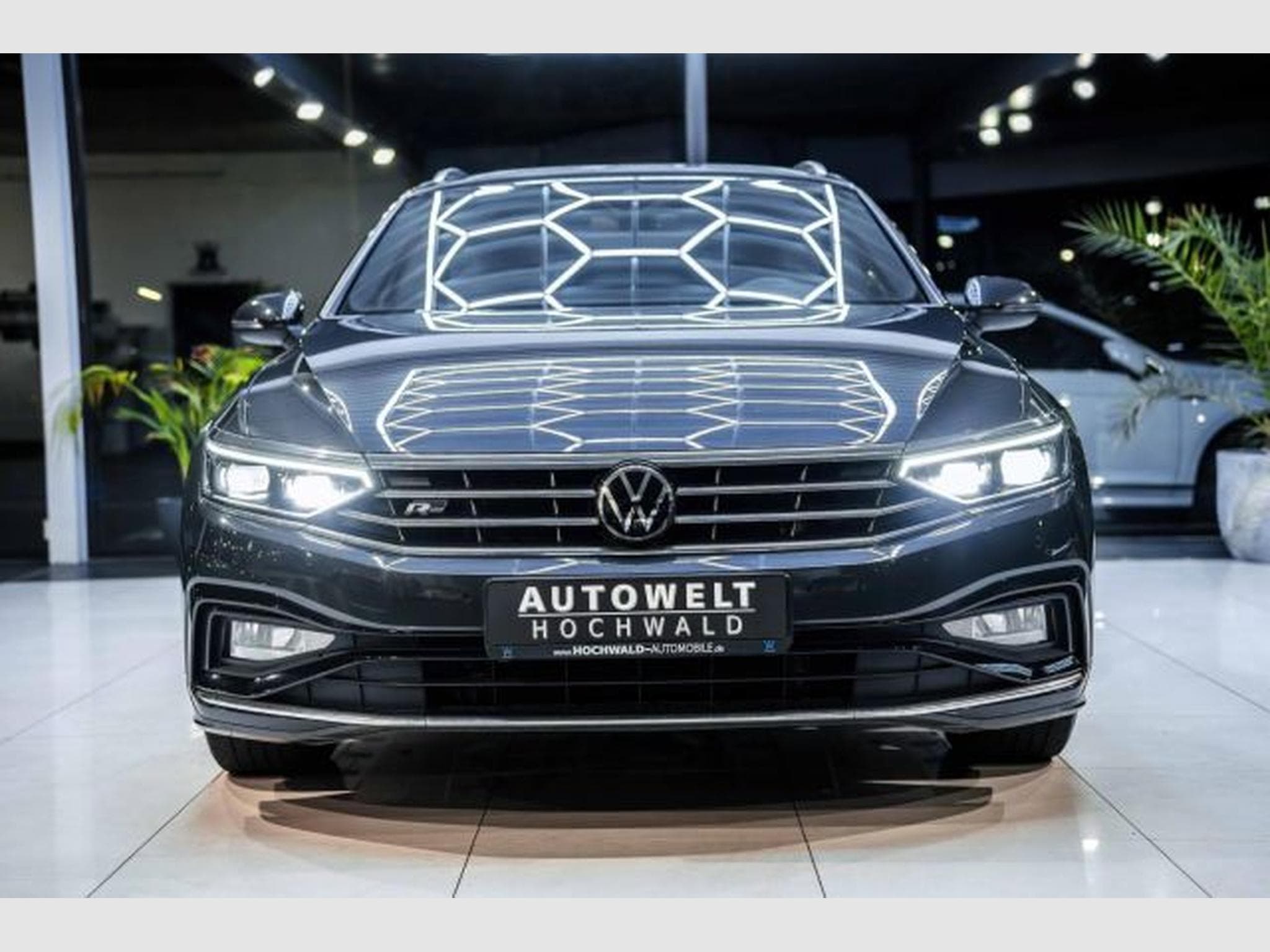 VW Passat Passat Variant 2.0 TDI 2x R-Line RFK IQ-LED AHK (2023) - Photo 5