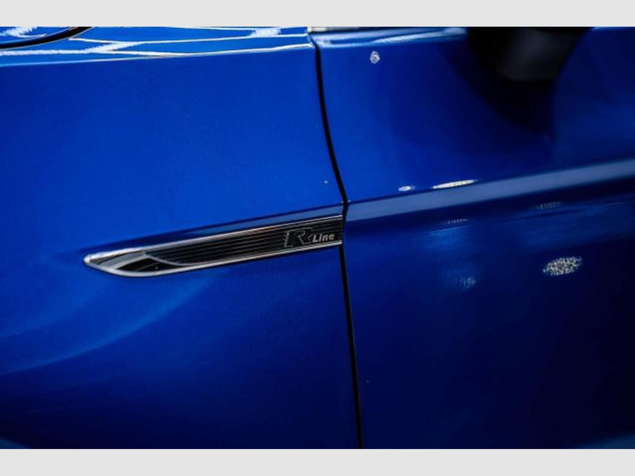 VW Passat Passat Variant 2.0 TDI DSG R-Line Eleg AHK STHZG (2023) - Photo 10