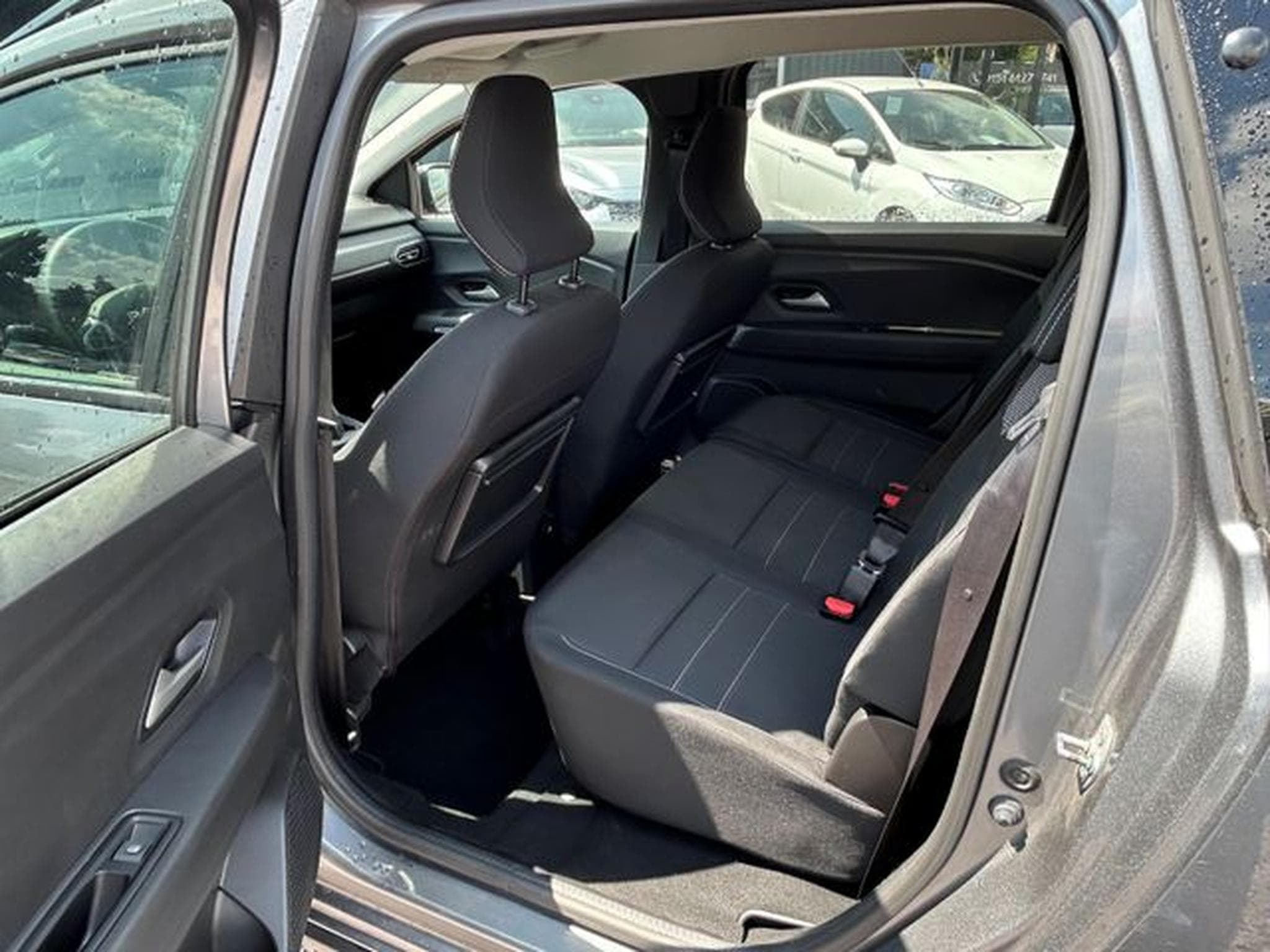 Dacia Jogger Jogger Extreme 1.6 Hybrid 140 *Navi*Kamera*SHZ* (2023) - Foto 8