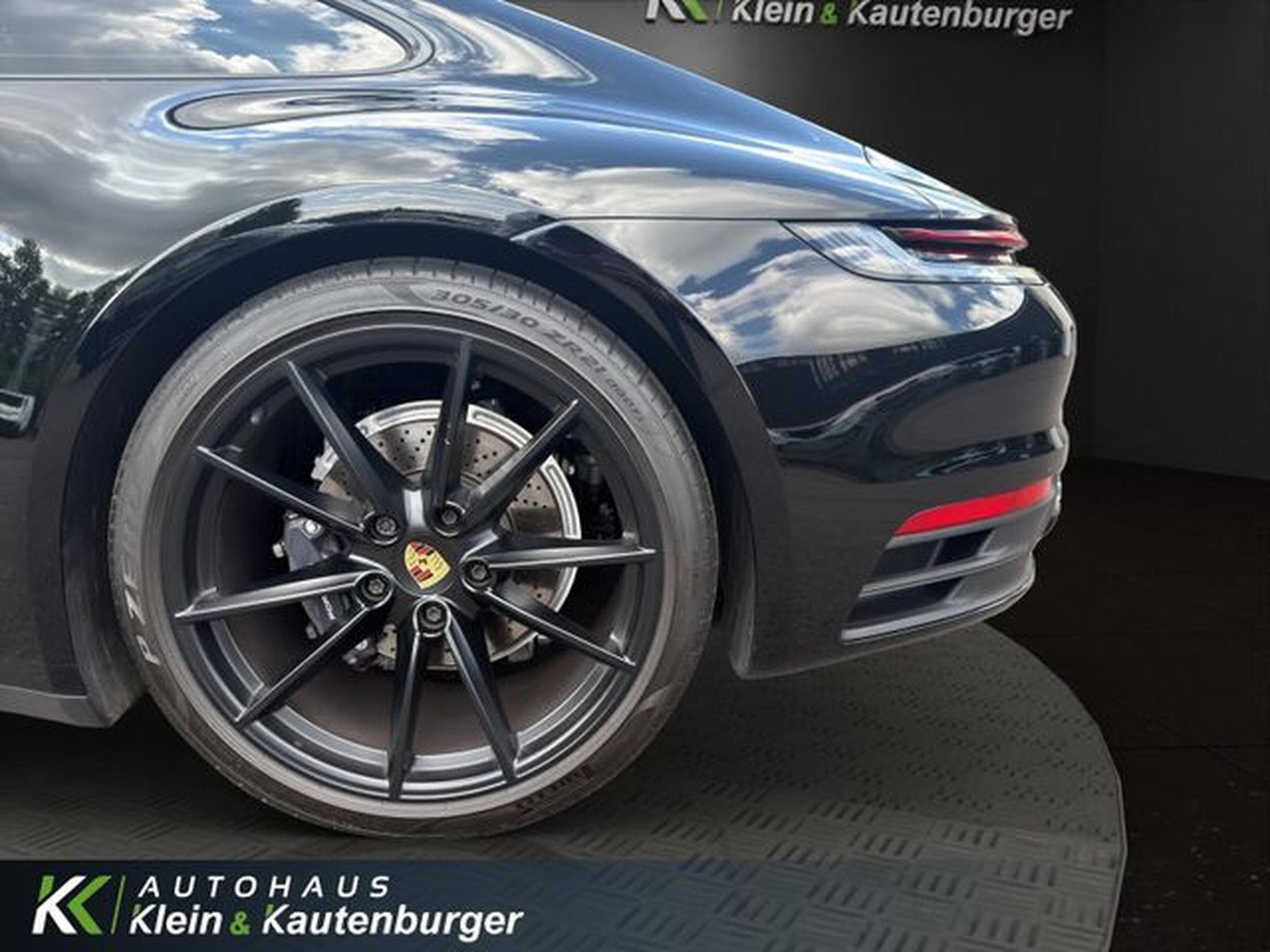 Porsche 911 992 Carrera APPR. 12/28+CHRONO+SPORTABGAS+S.DACH (2024) - Photo 10