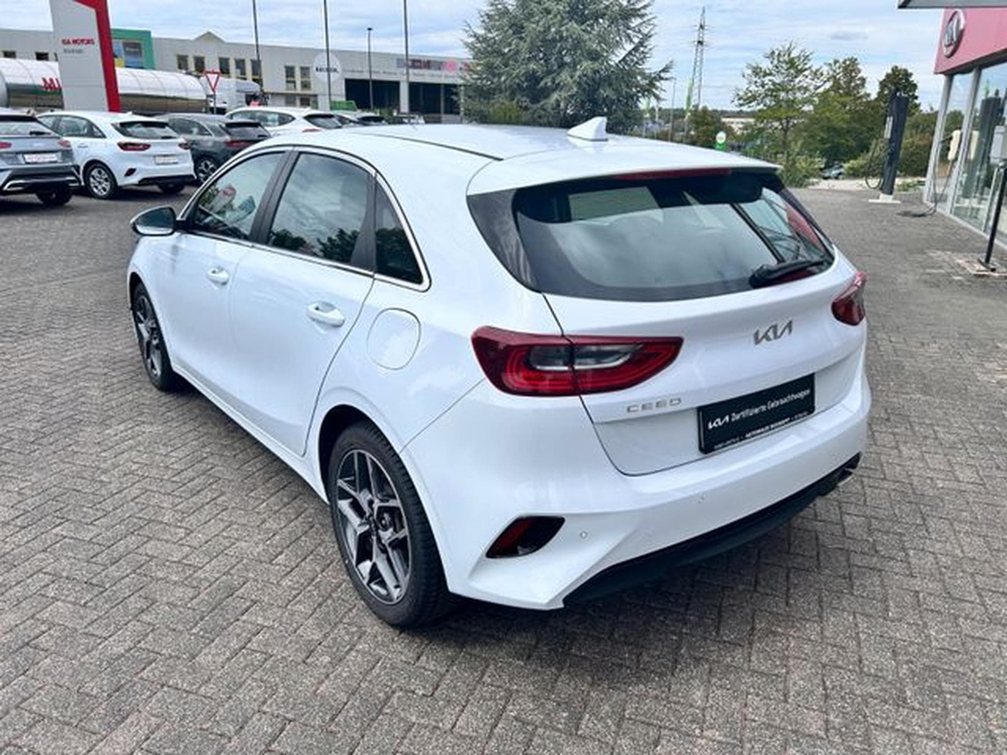 Kia Ceed Ceed 1.5 T-GDI DCT Spirit Navi JBL LED Kamera (2025) - Photo 5