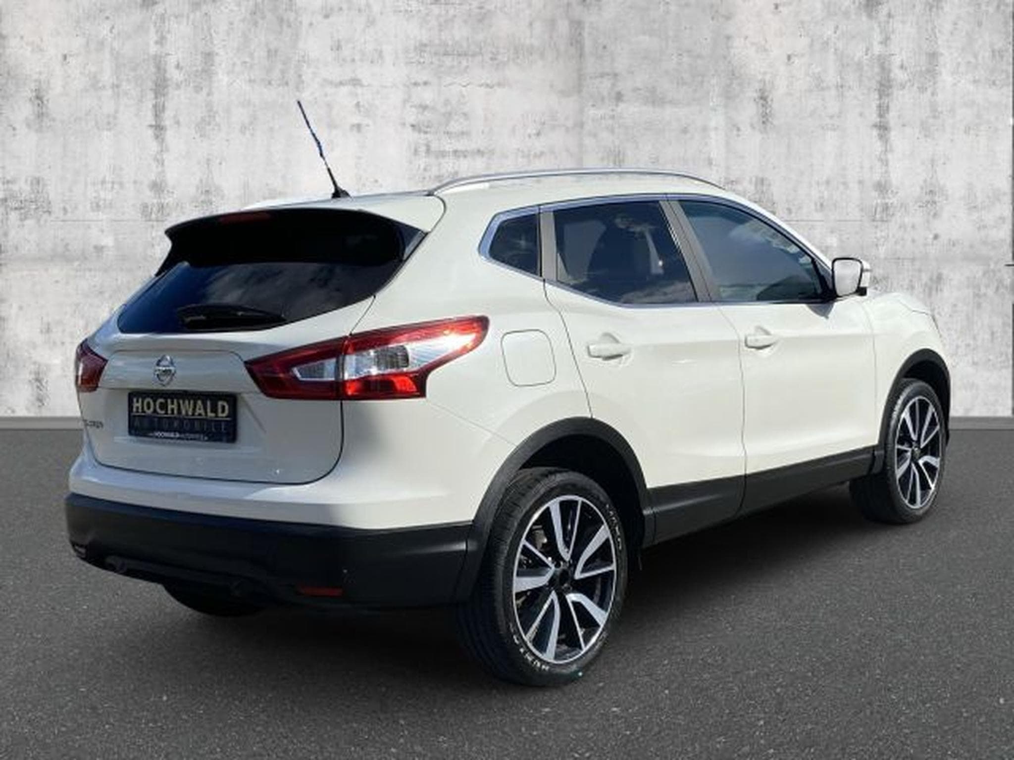 Nissan Qashqai Qashqai Tekna+ 1.6 DIG-T NAVI LED RFK PANO BOSE (2017) - Photo 5