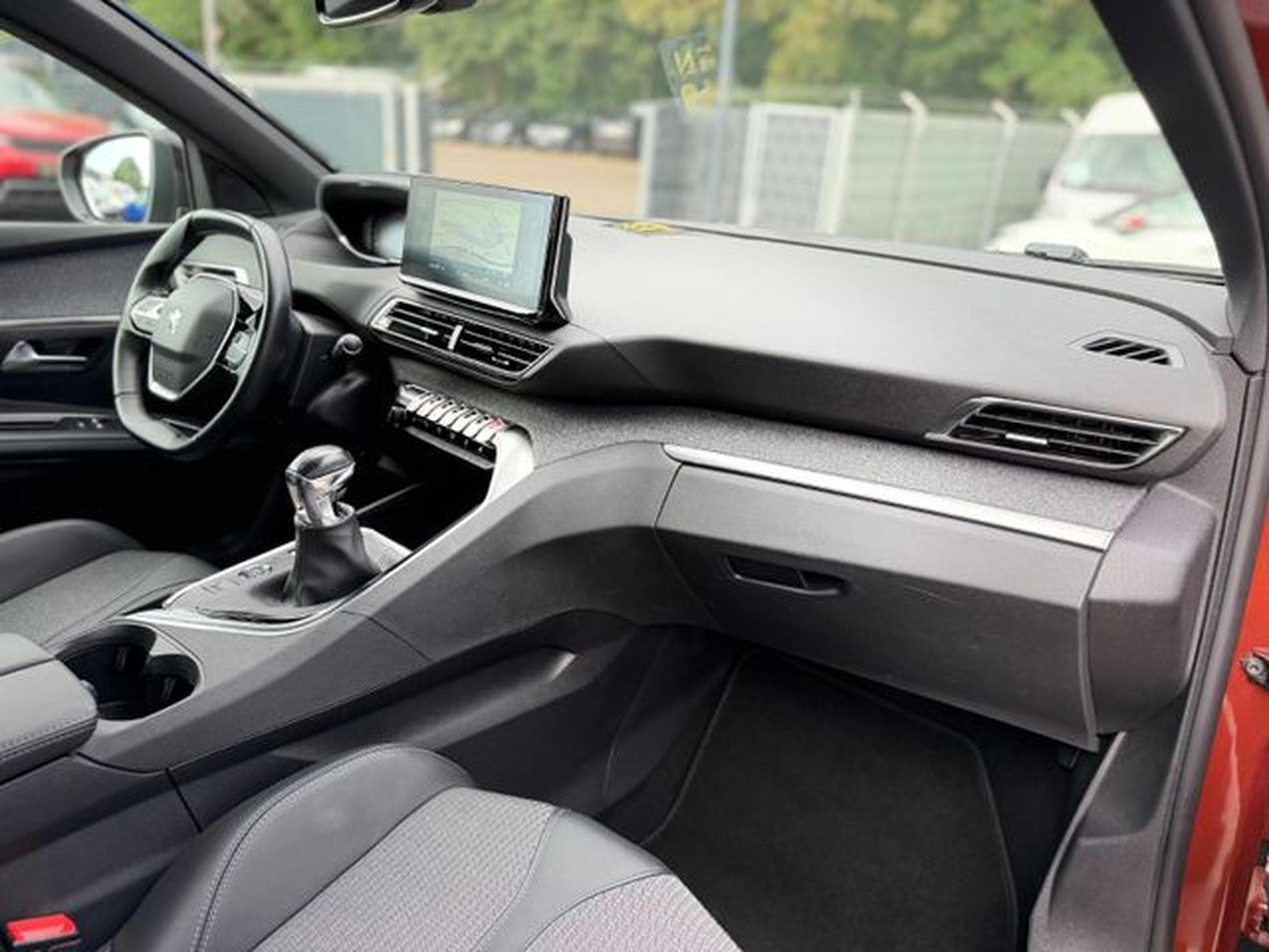 Peugeot 5008 5008 ALLURE PACK*7.SITZER*KAMERA*PDC*NAVI* (2023) - Photo 15