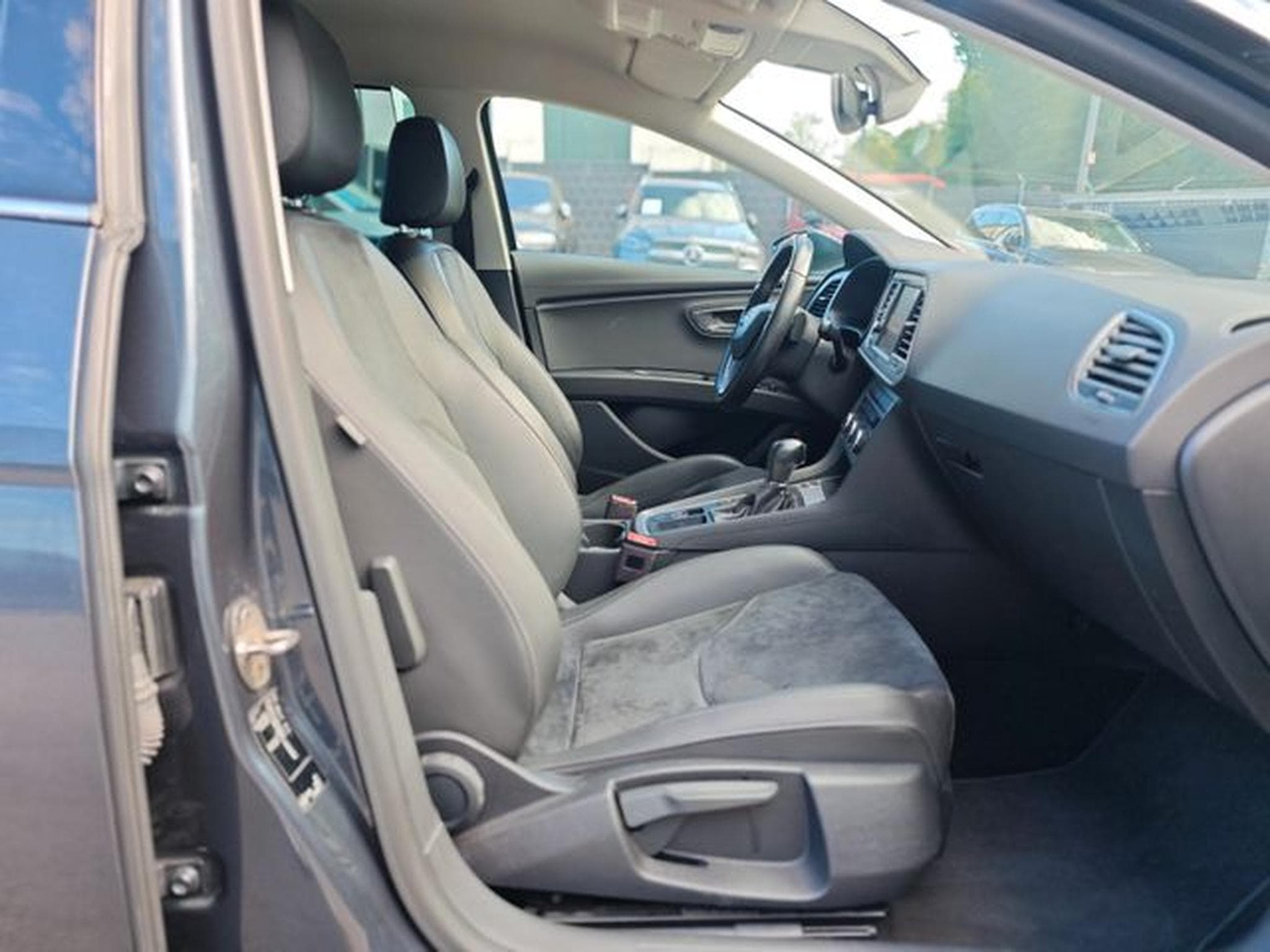 Seat Leon Leon ST*BOSE*VIRTUAL*AHK*KLIMAAUTO*SHZ*KAMERA* (2019) - Photo 15