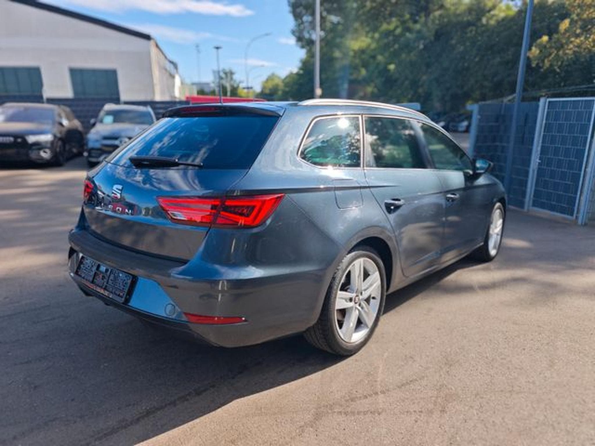 Seat Leon Leon ST*BOSE*VIRTUAL*AHK*KLIMAAUTO*SHZ*KAMERA* (2019) - Photo 6