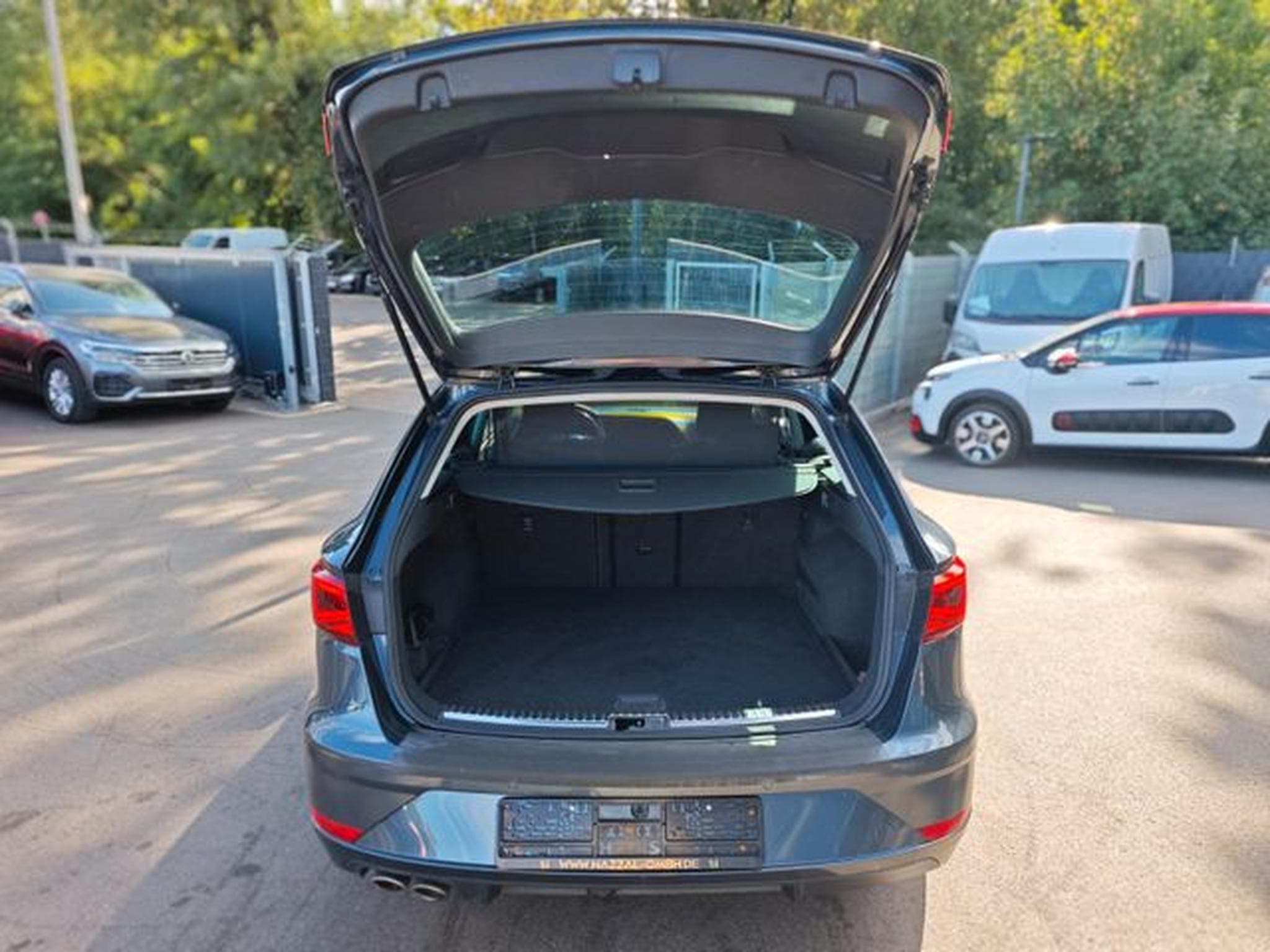 Seat Leon Leon ST*BOSE*VIRTUAL*AHK*KLIMAAUTO*SHZ*KAMERA* (2019) - Photo 8