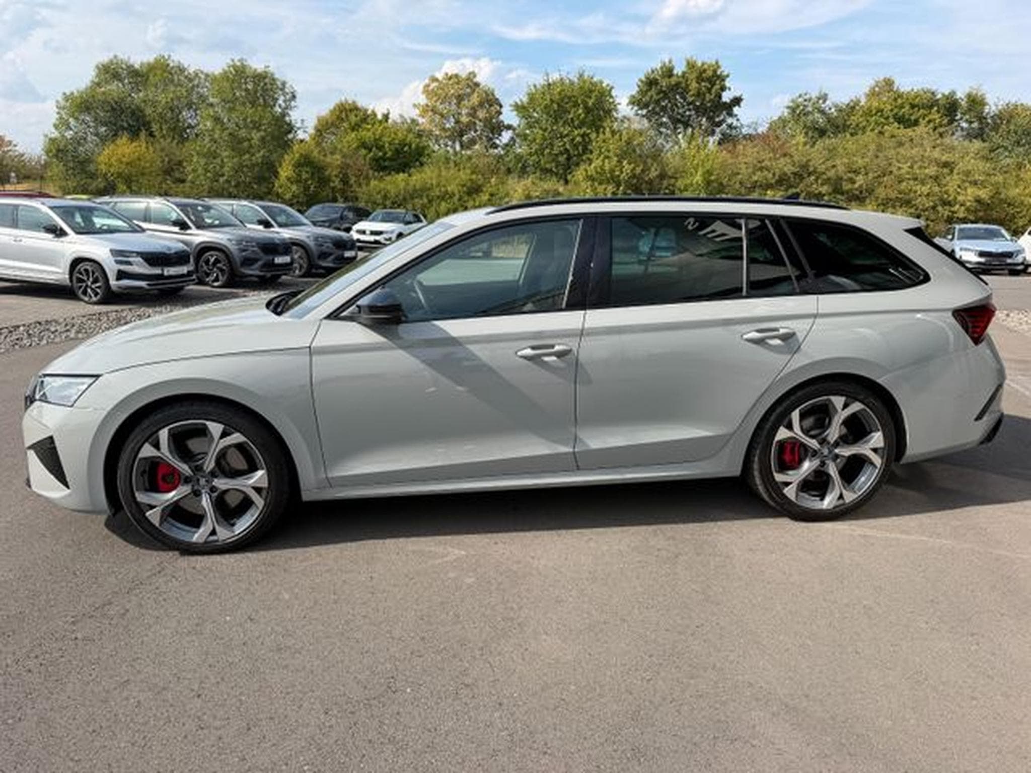 Skoda Octavia Octavia Kombi 2.0TSI RS Pano AHK Leder Canton (2025) - Photo 7