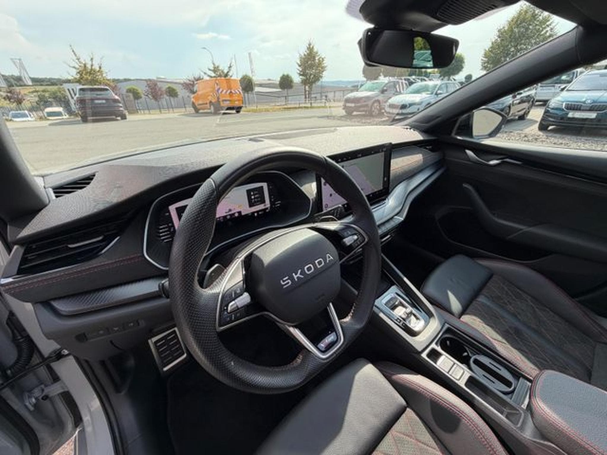 Skoda Octavia Octavia Kombi 2.0TSI RS Pano AHK Leder Canton (2025) - Photo 9