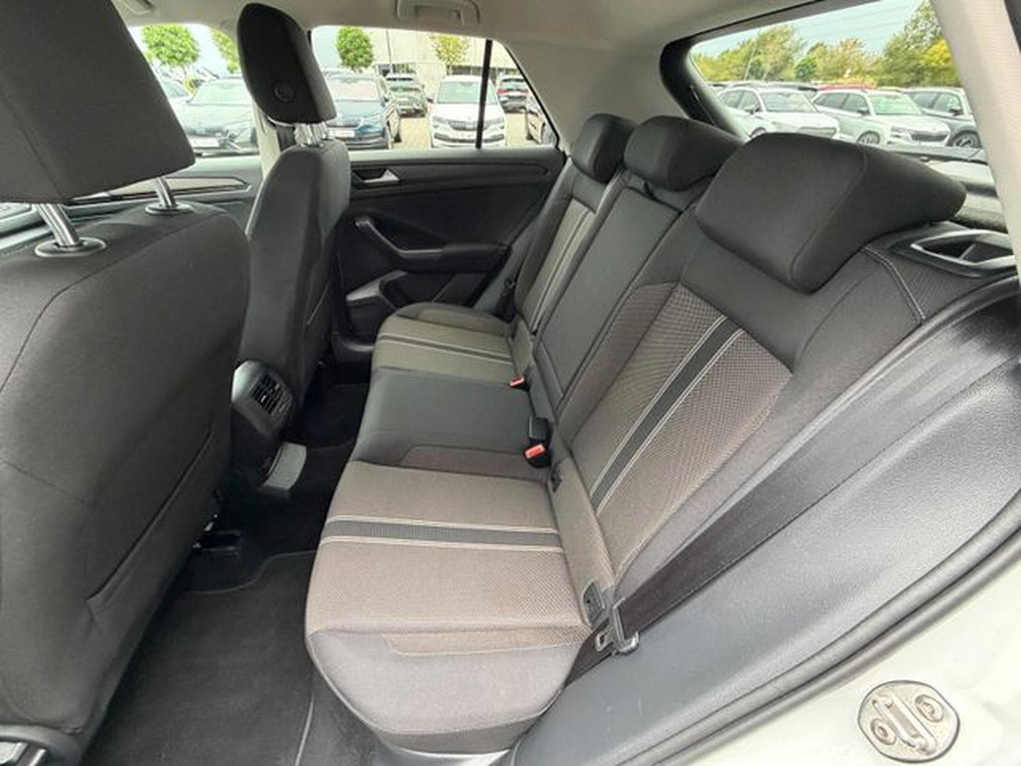 VW T-Roc T-Roc Style Kamera AHK MFL Tempomat PDC 2x (2018) - Photo 11
