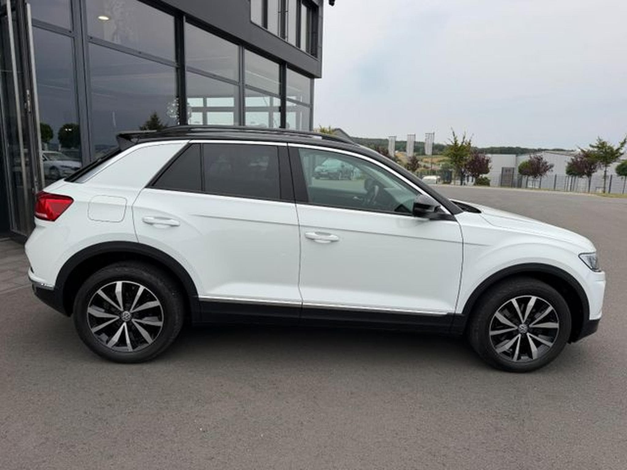 VW T-Roc T-Roc Style Kamera AHK MFL Tempomat PDC 2x (2018) - Photo 4