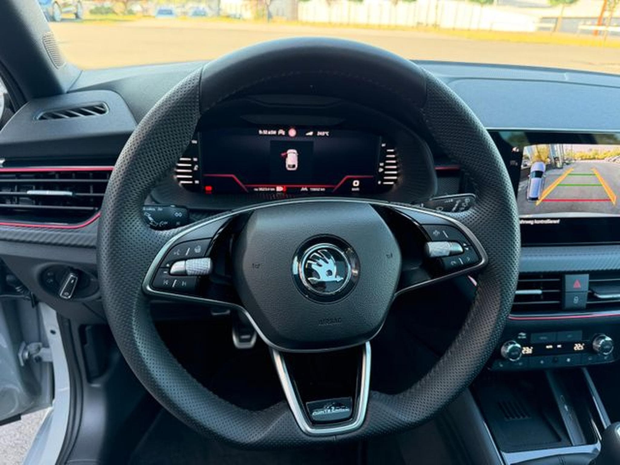 Skoda Scala Scala 1,5TSi MonteCarlo Pano Sitzhz Kamera 150PS (2024) - Photo 13
