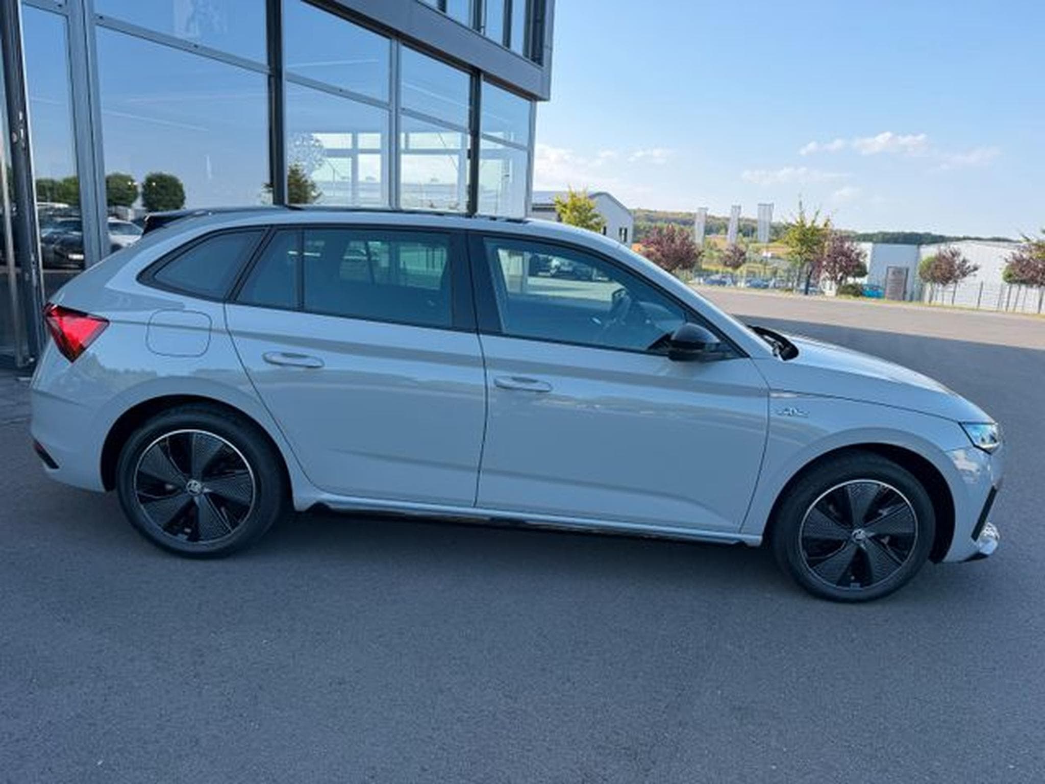 Skoda Scala Scala 1,5TSi MonteCarlo Pano Sitzhz Kamera 150PS (2024) - Photo 6